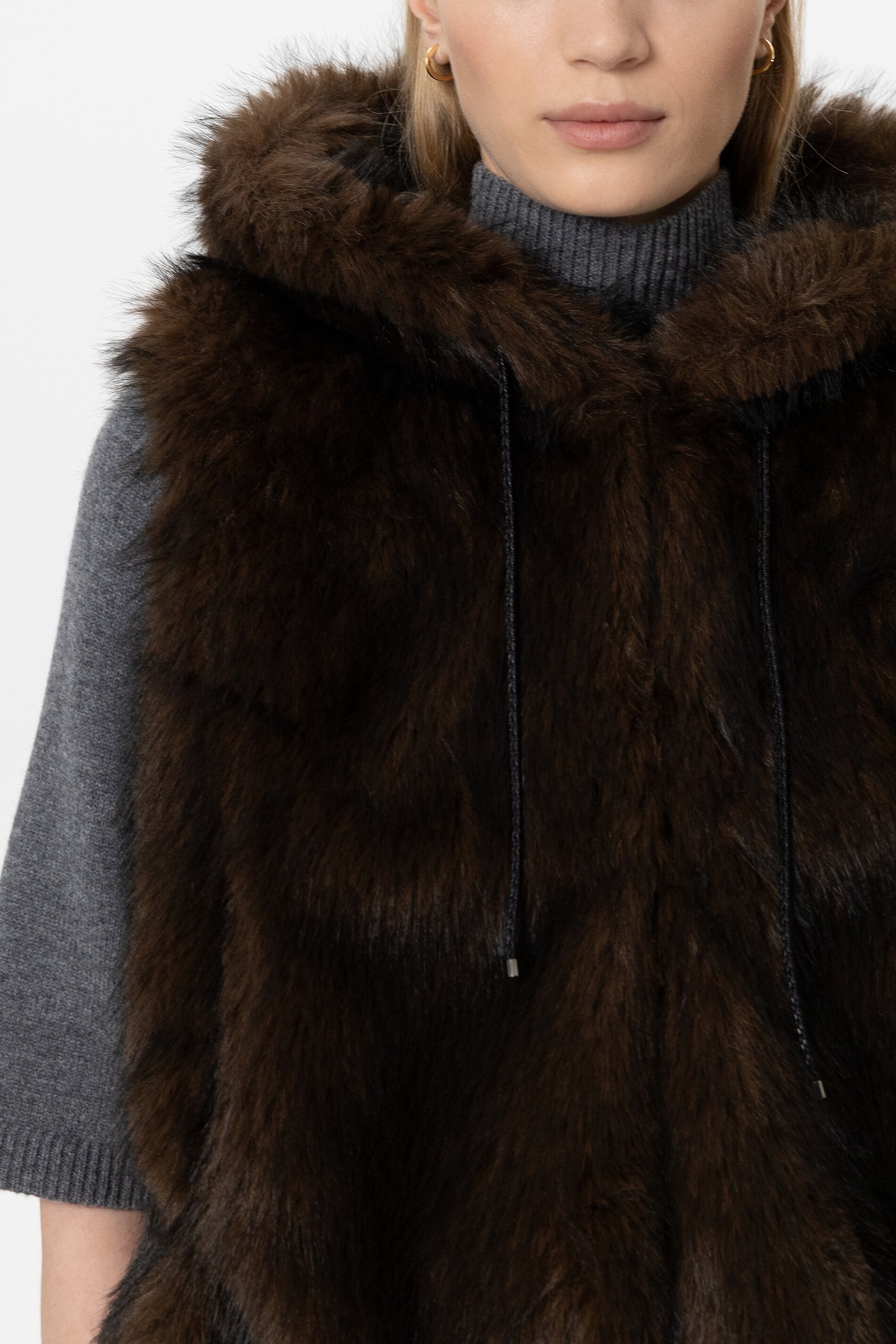 Weste in Fell-Optik - truffle - Standard | Model Detail
