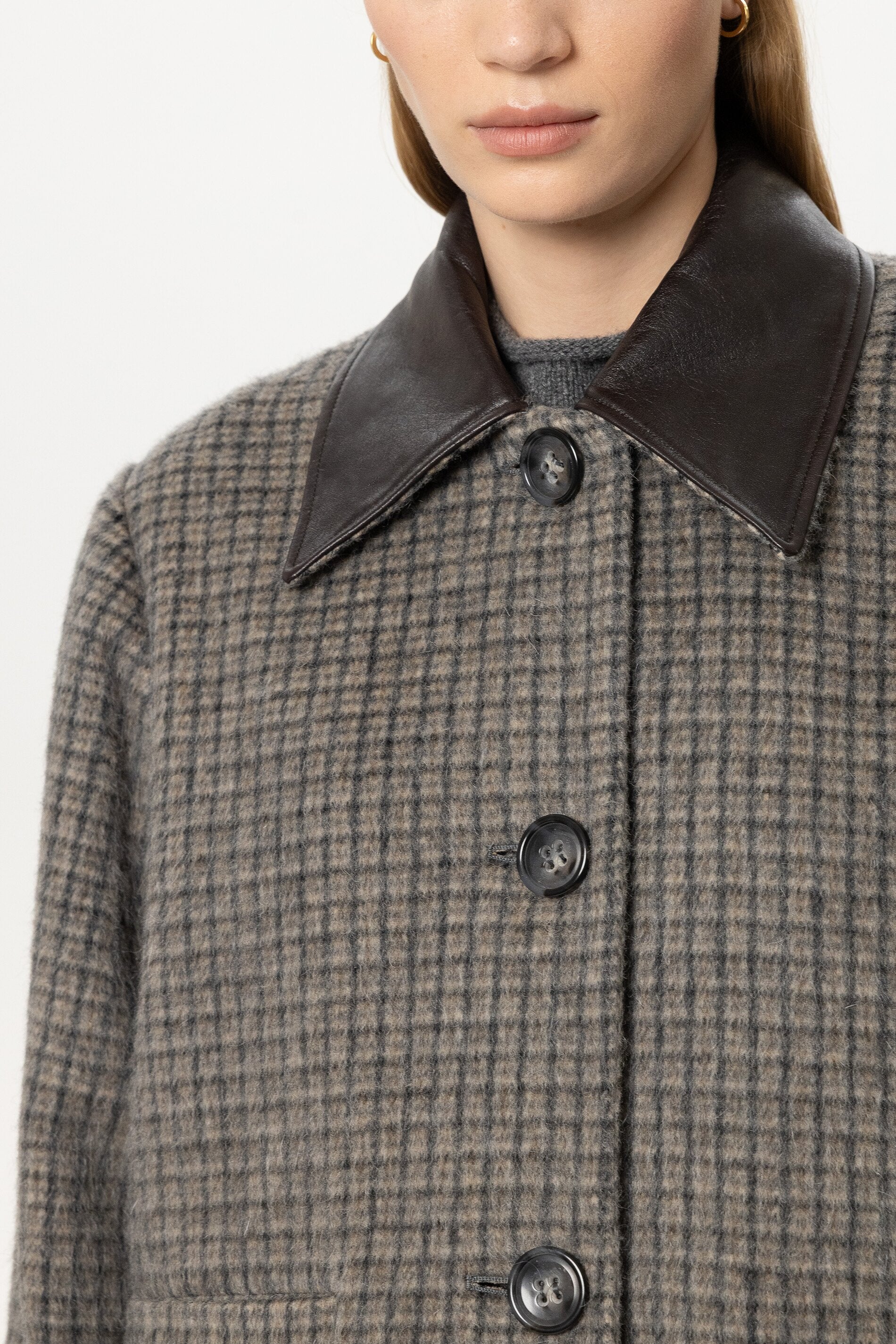 Karo-Kurzmantel aus Woll-Mix - heather grey - Standard | Model Detail