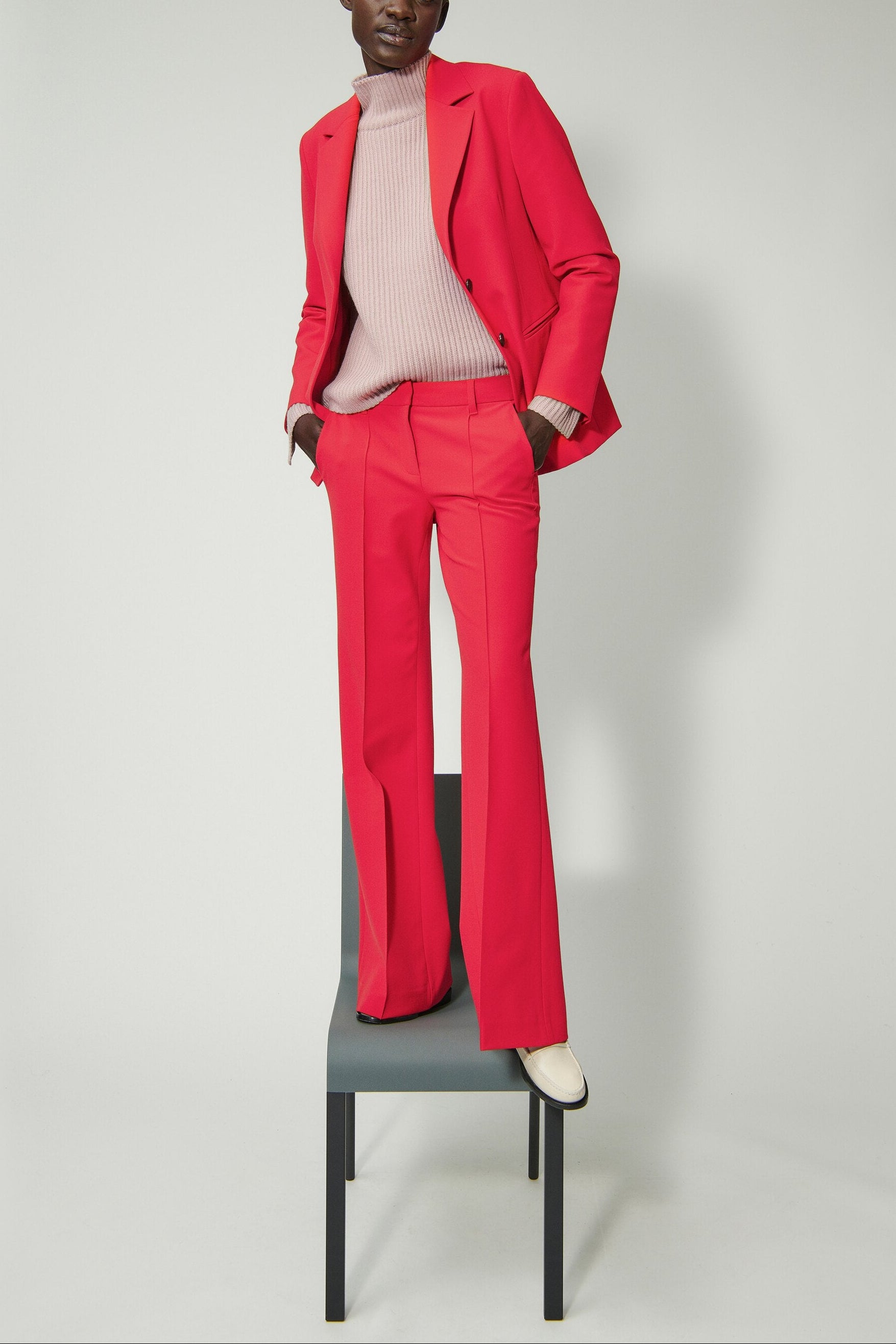 Sakko aus Techno-Wolle - deep red - Standard | Model Front