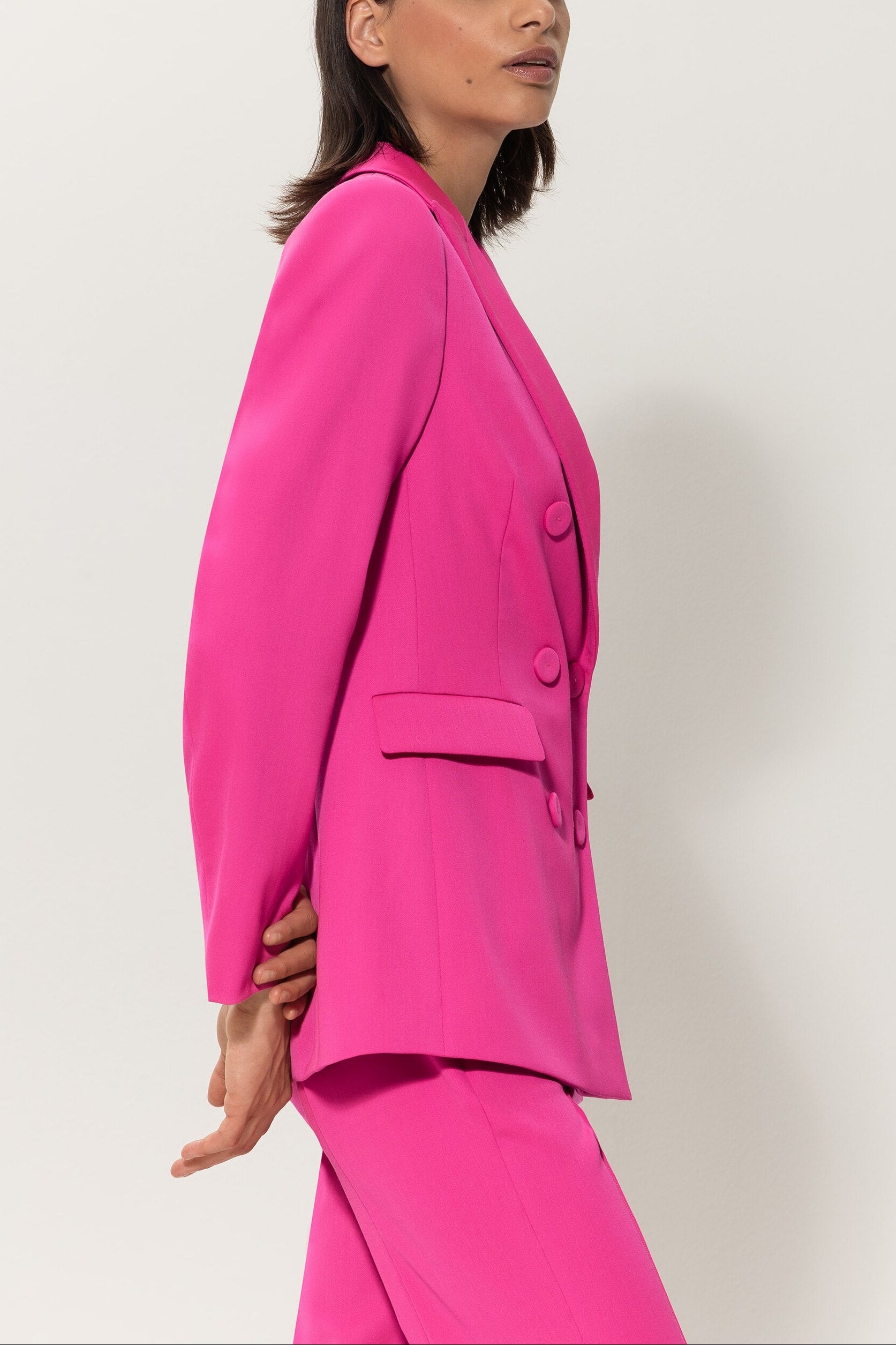 Zweireihiger Blazer - magenta pink - Standard | Model Seite