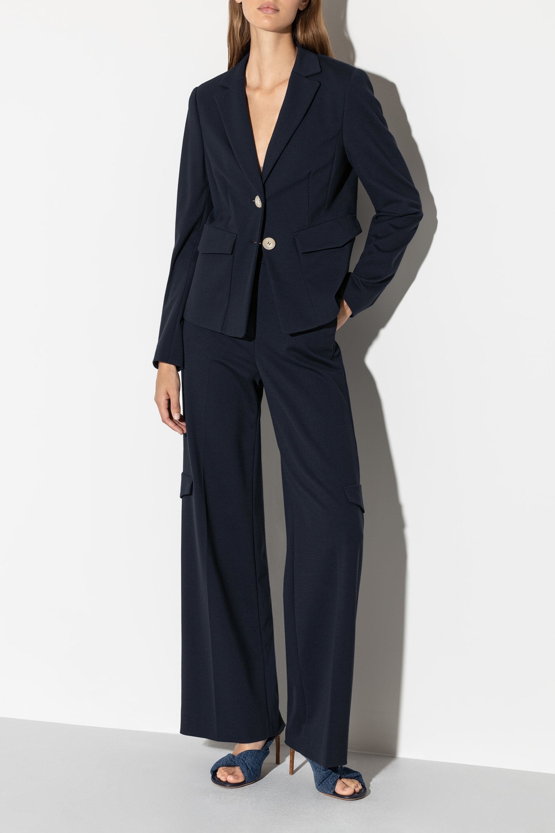 Blazer aus Punto-Milano - dark navy - Standard | Model Front