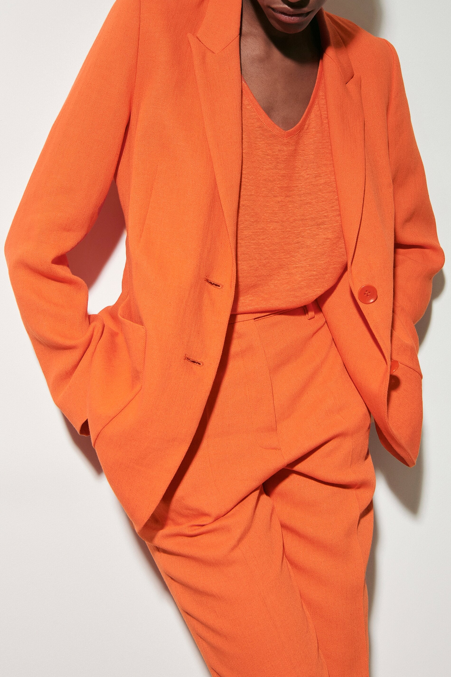 Blazer aus Leinen-Mix - burnt orange - Standard | Model Front