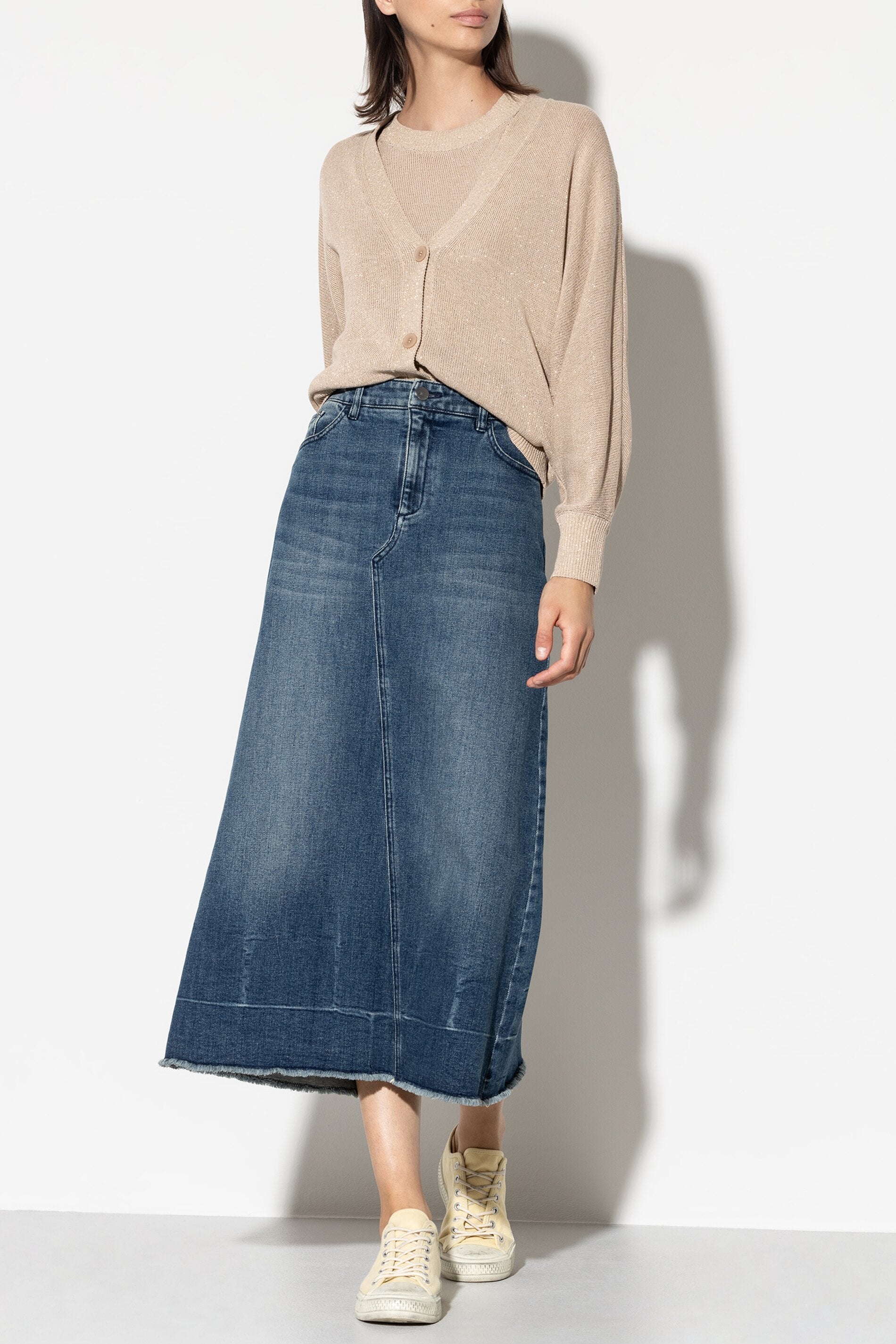 Cardigan in Parallelo-Optik - cashew - Standard | Model Front