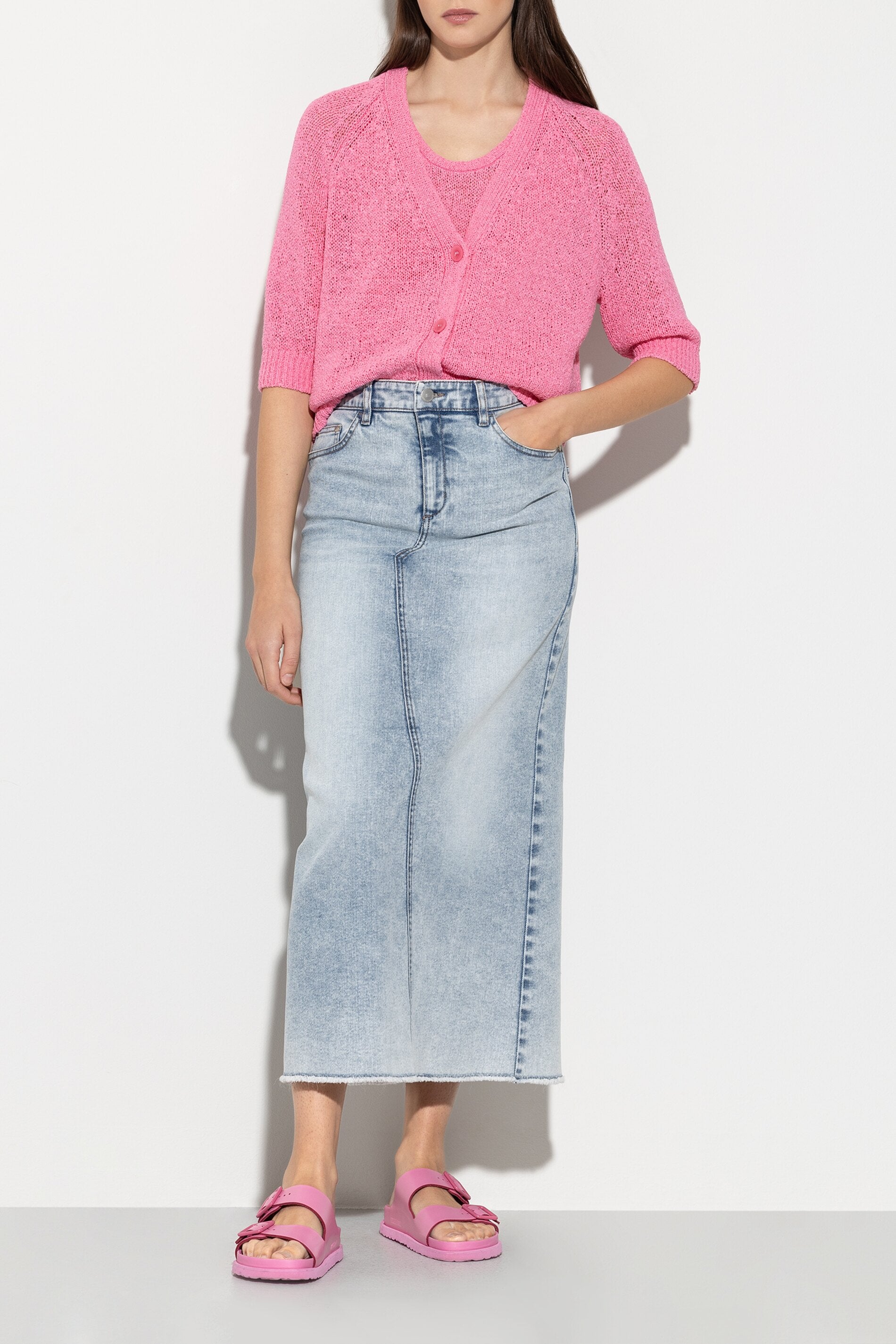 Cardigan mit verkürztem Ärmel - candy pink - Standard | Model Front