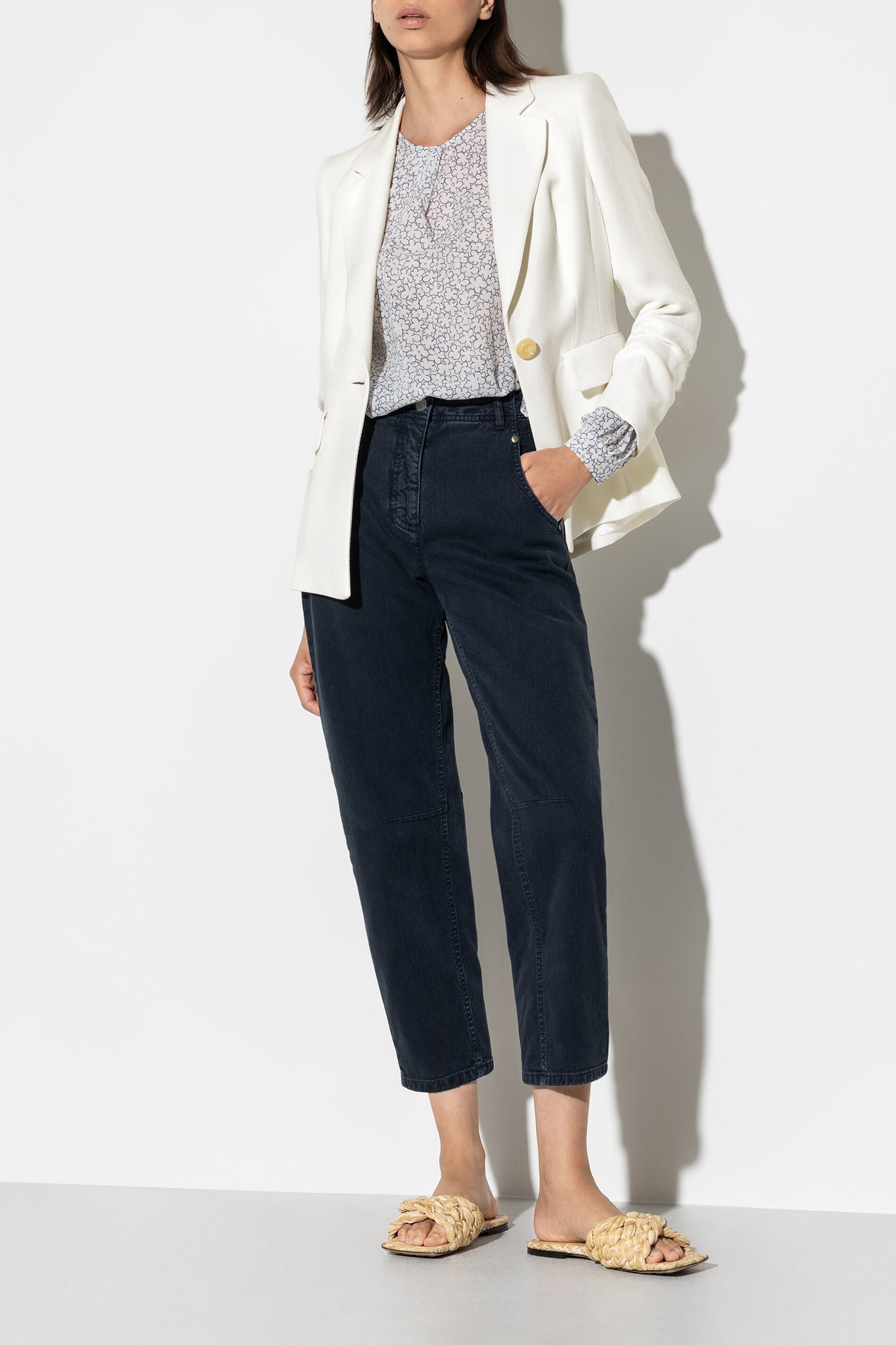 Gabardine-Blazer - milk - Standard | Model Front