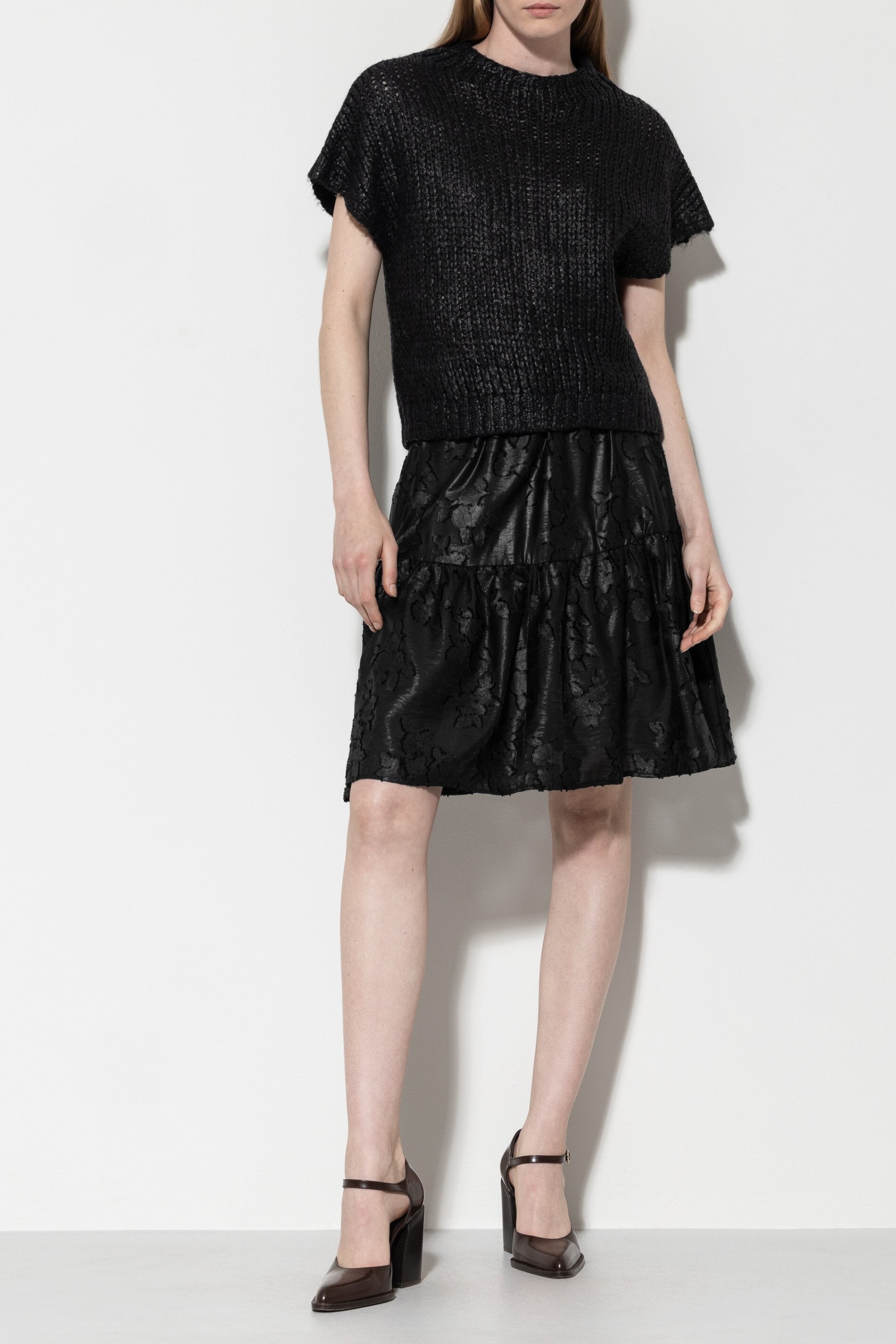 Volantrock mit Flower-Design - black - Standard | Model Front