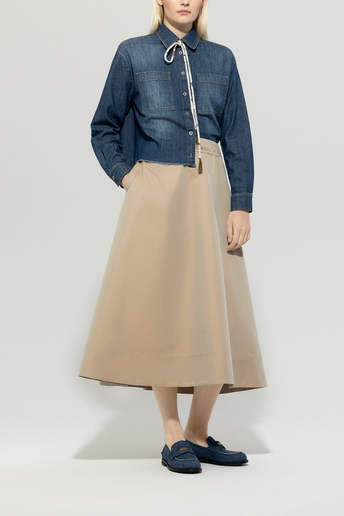 Taft-Rock - sandy beige - Standard | Model Front