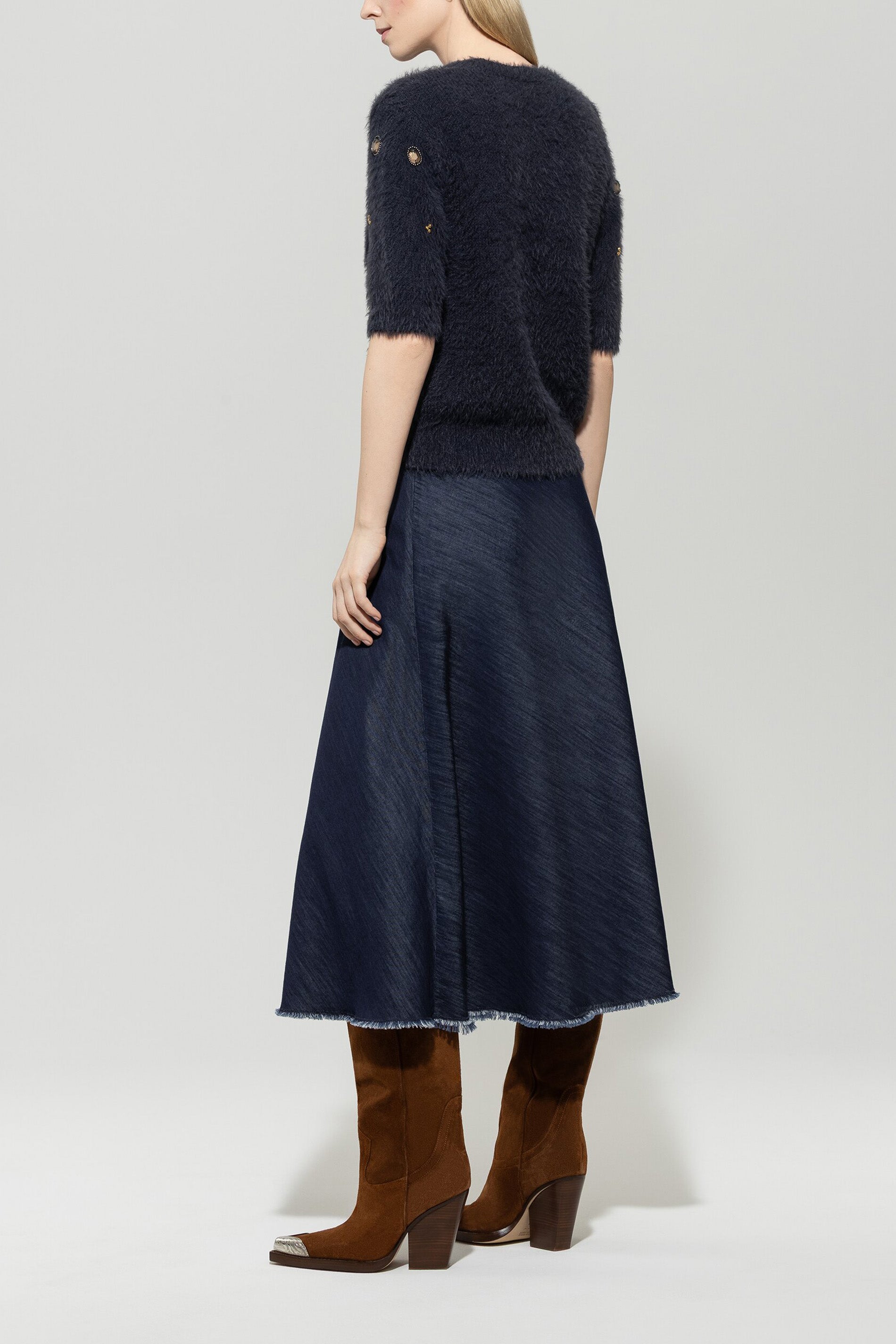 Denimrock mit Bindeband - denim blue - Standard | Model Rück