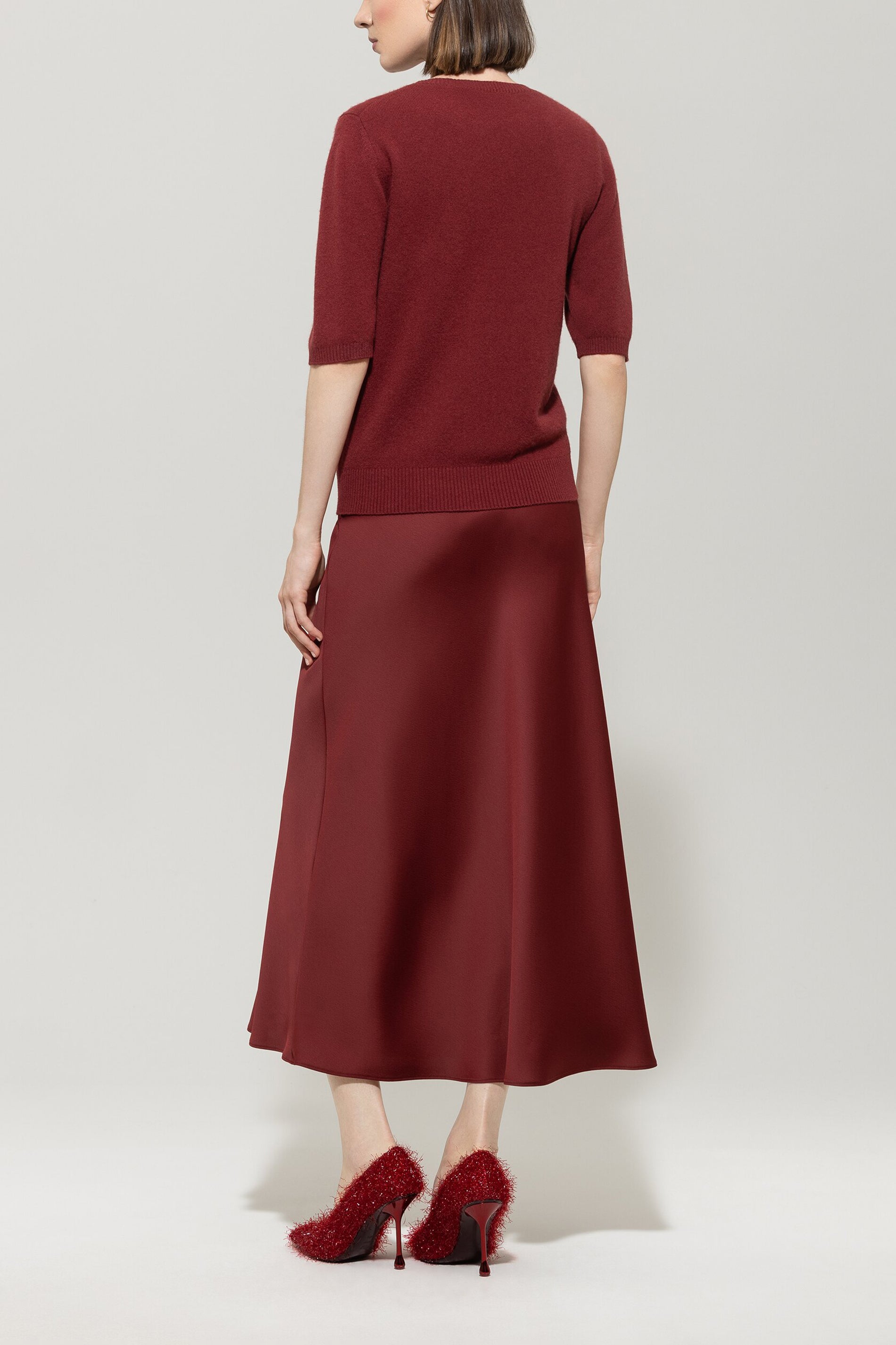 Maxi-Satinrock - berry red - Standard | Model Rück