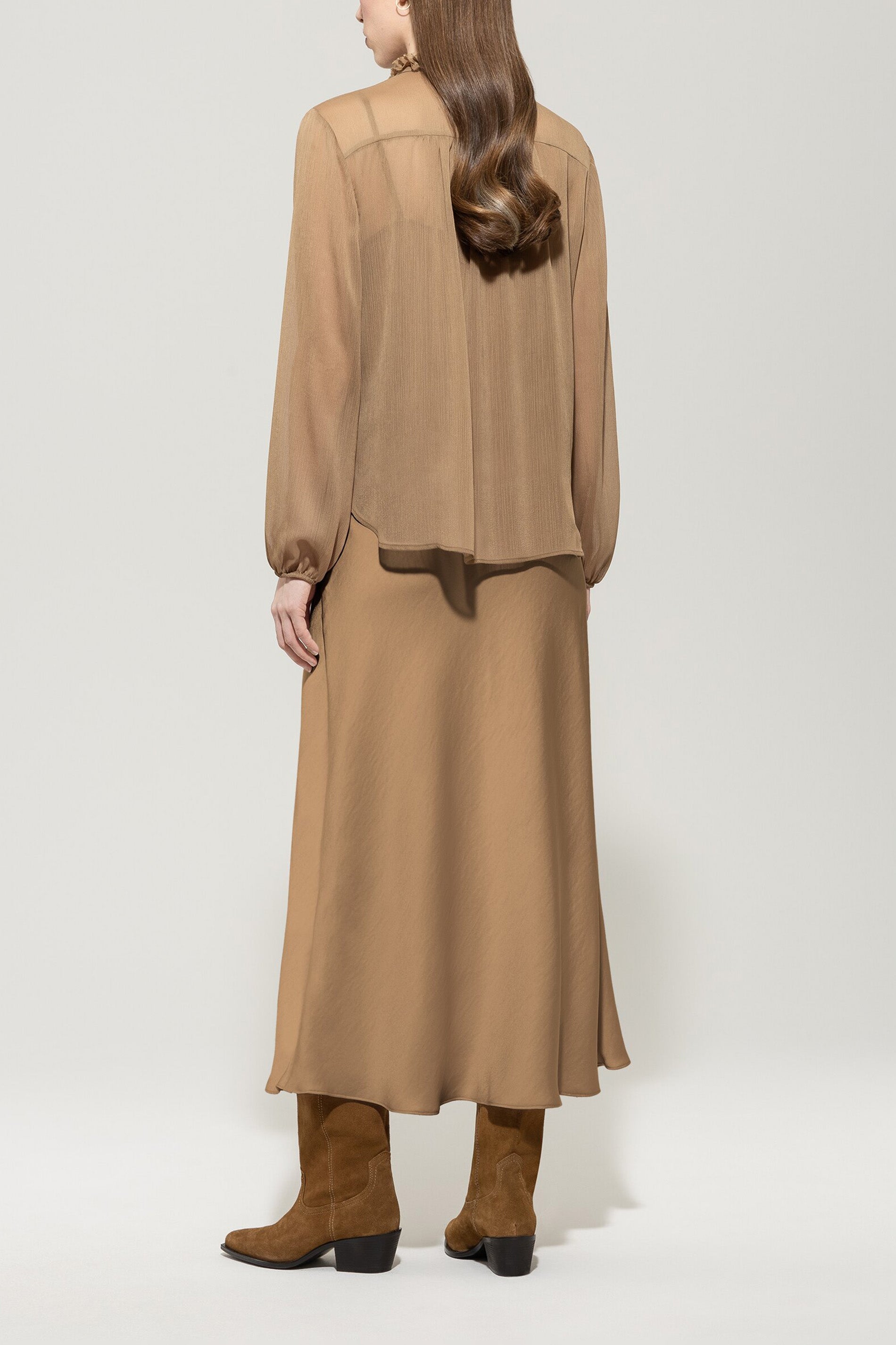 Satin-Rock - hanf - Standard | Model Rück