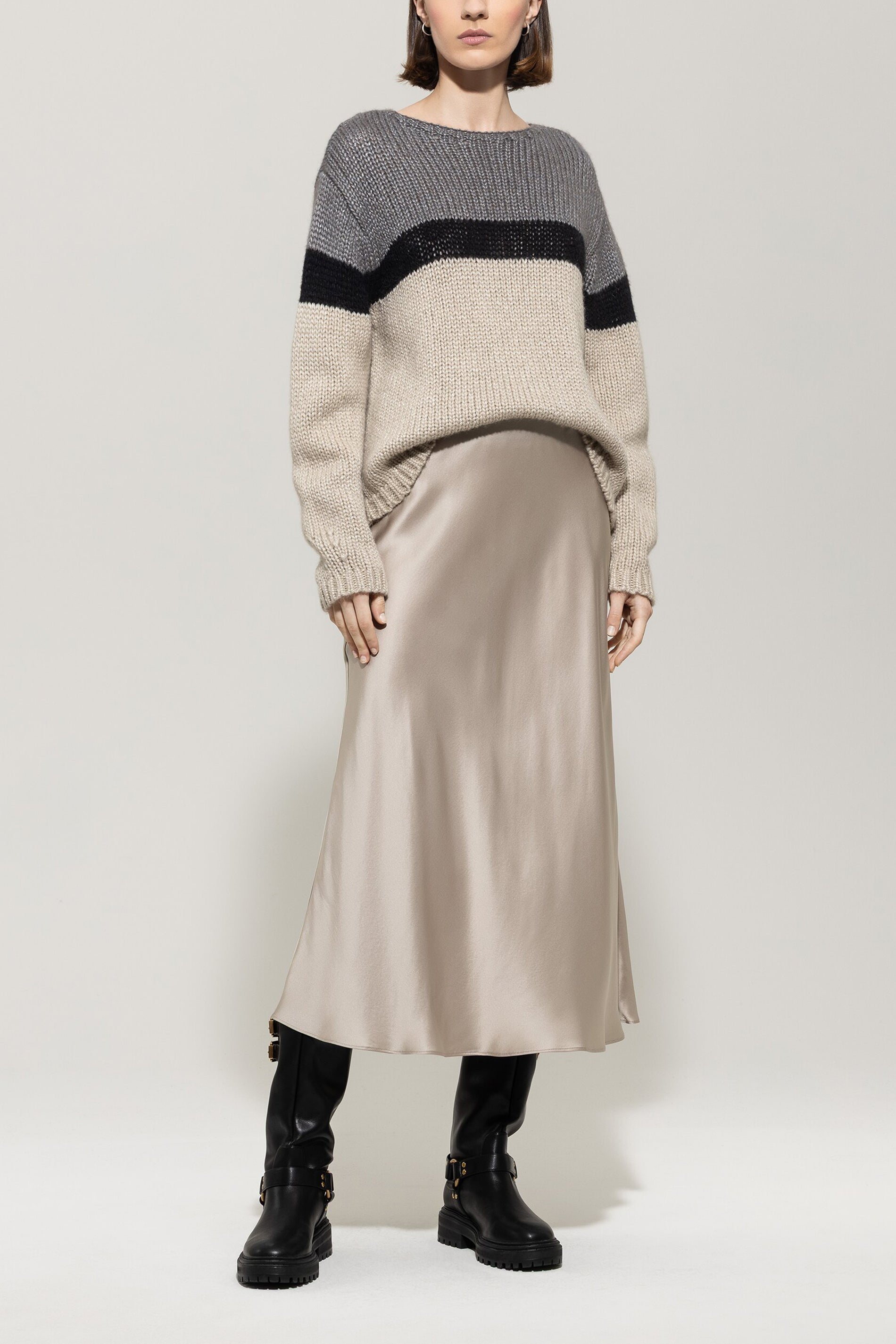 Seidenrock - oyster - Standard | Model Front