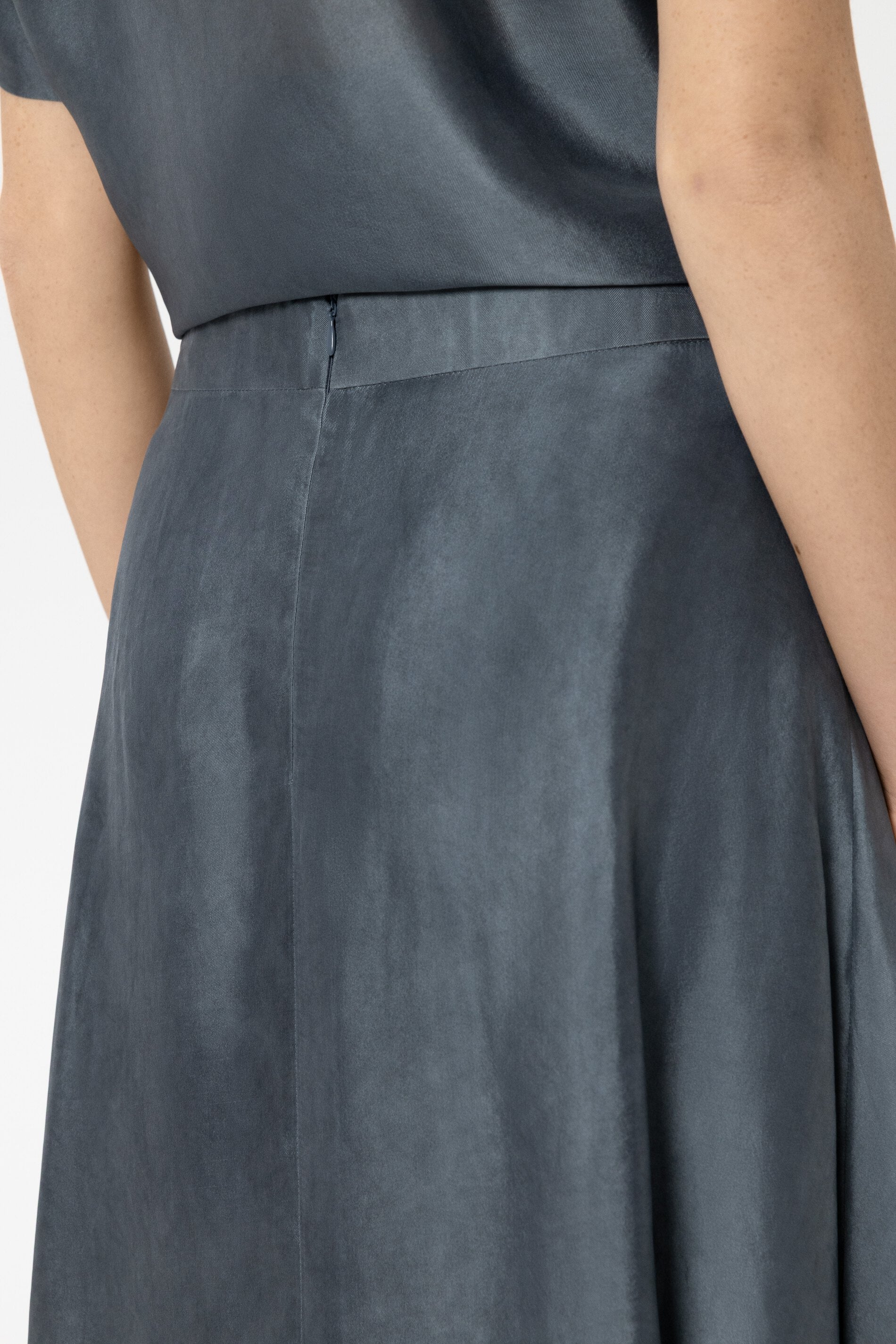 Maxirock aus Seiden-Mix - tinted blue - Standard | Model Detail