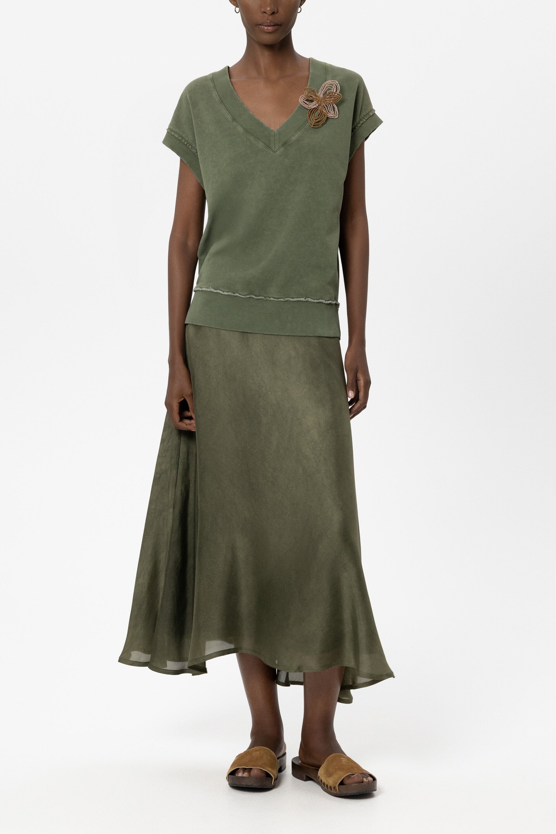 Maxirock aus Seiden-Mix - khaki - Standard | Model Front