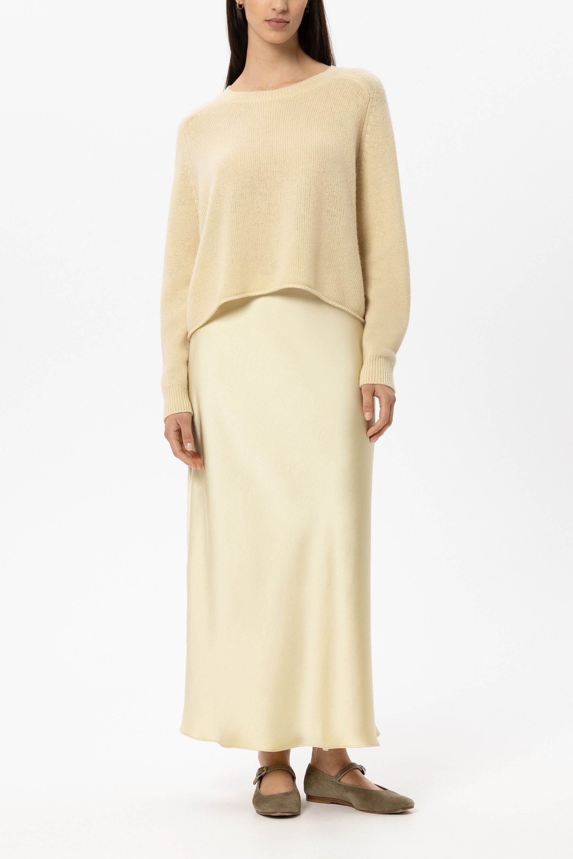 Satin-Rock - butter yellow - Standard | Model Front