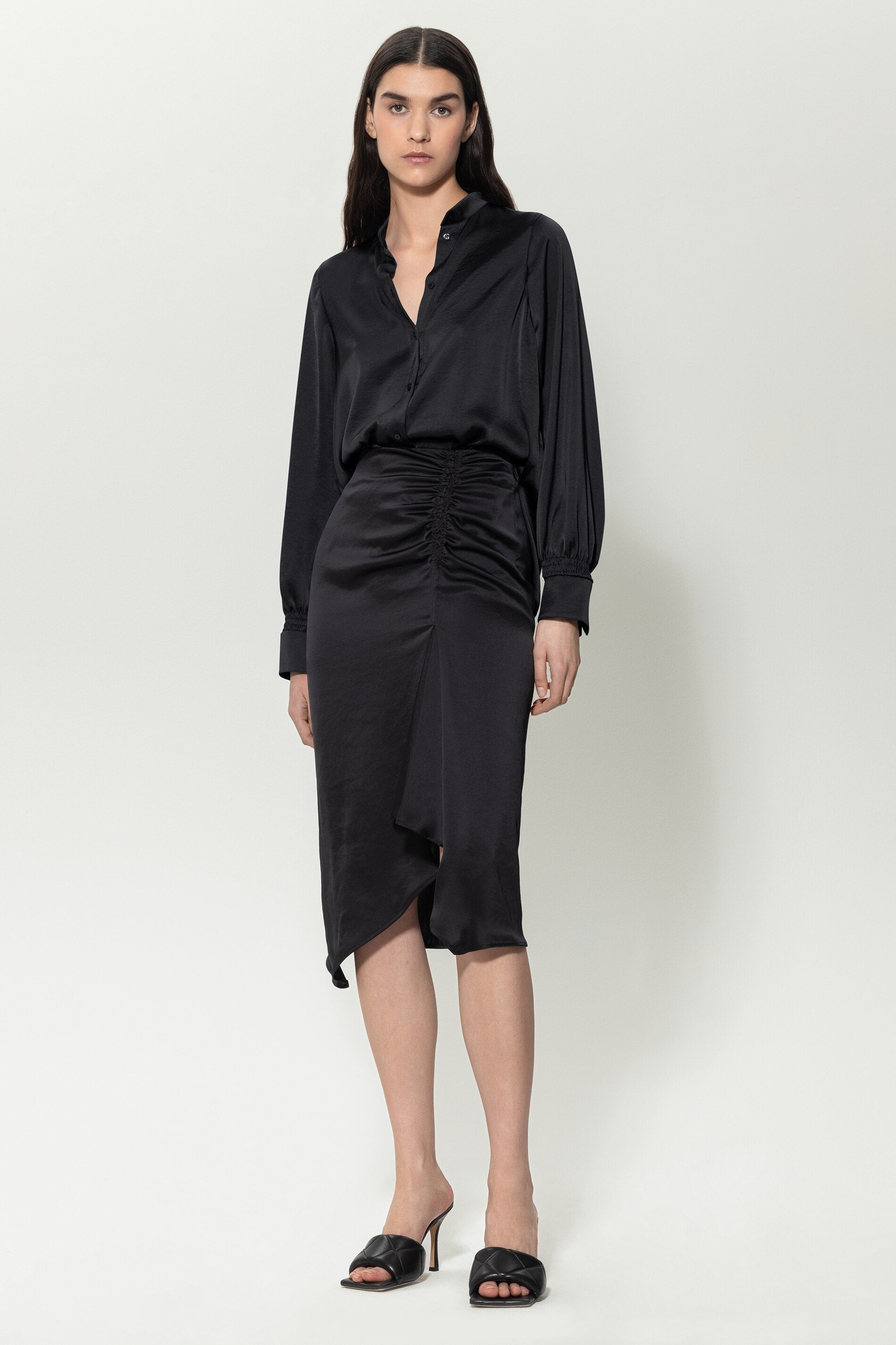 Midirock mit Raffung - black - Standard | Model Front