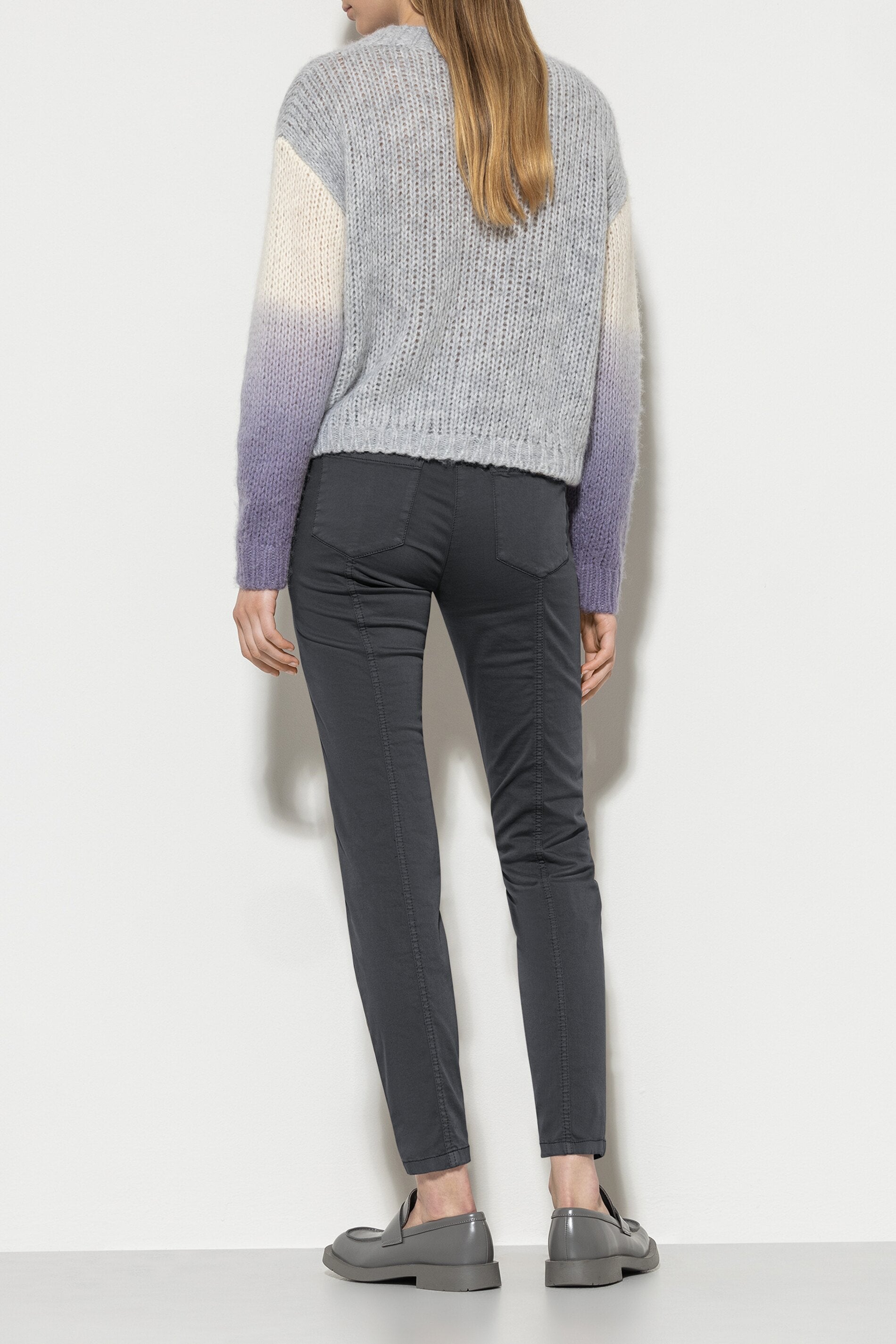 High-Stretch-Colour-Denim - asphalt - Standard | Model Rück