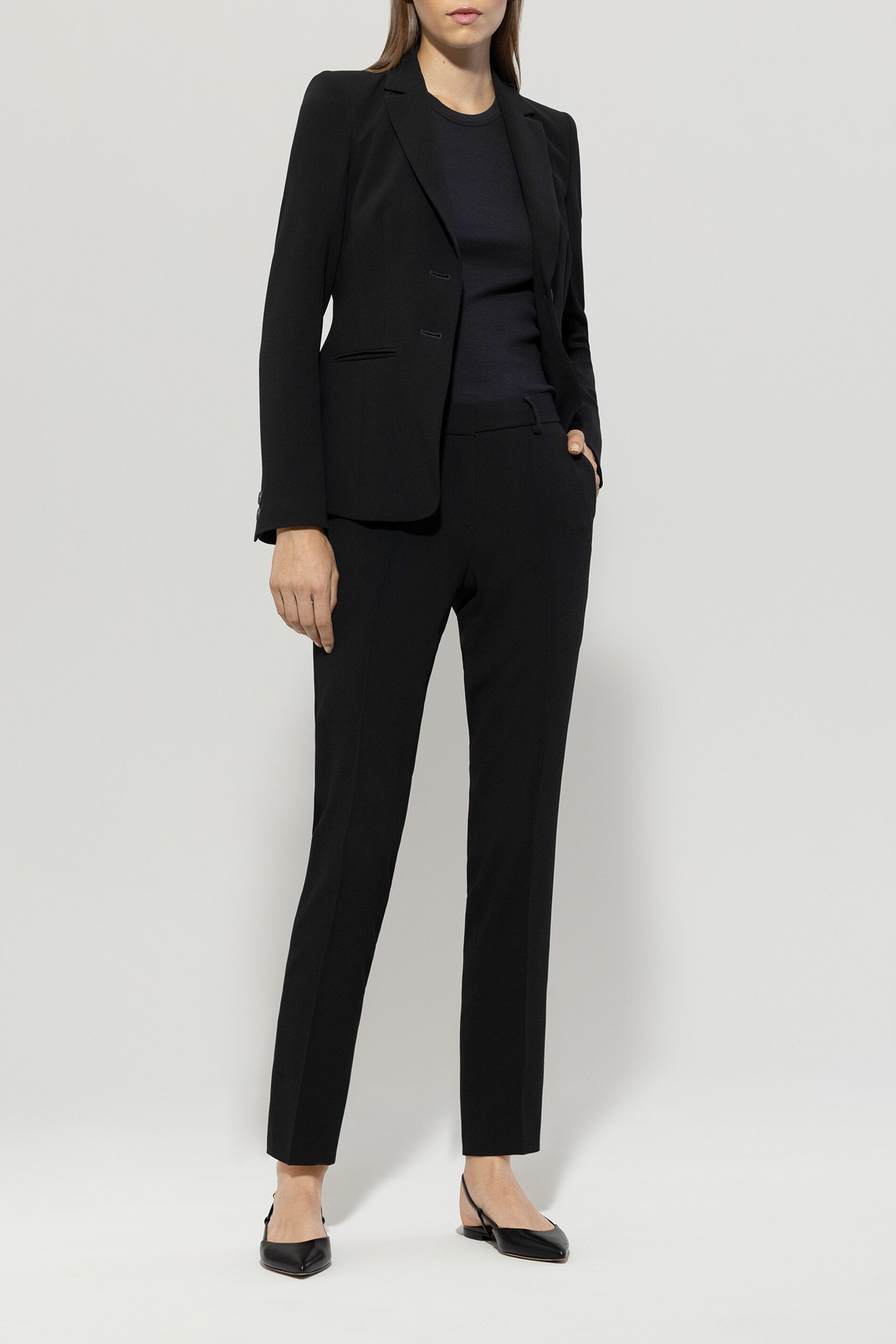 Tapered Pants aus Techno Sablé - black - Standard | Model Front