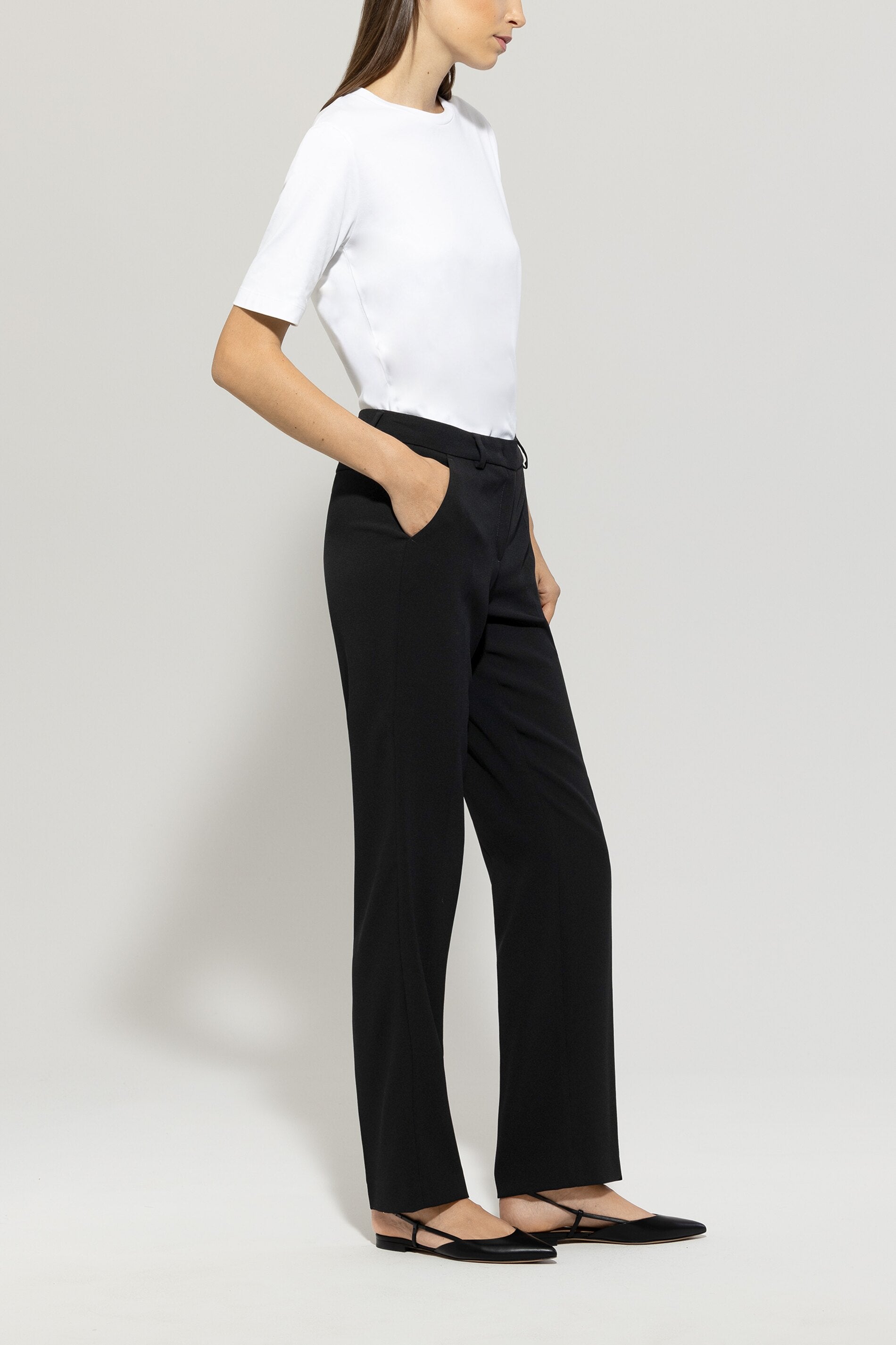 Pants aus Techno Sablé - black - Standard | Model Seite