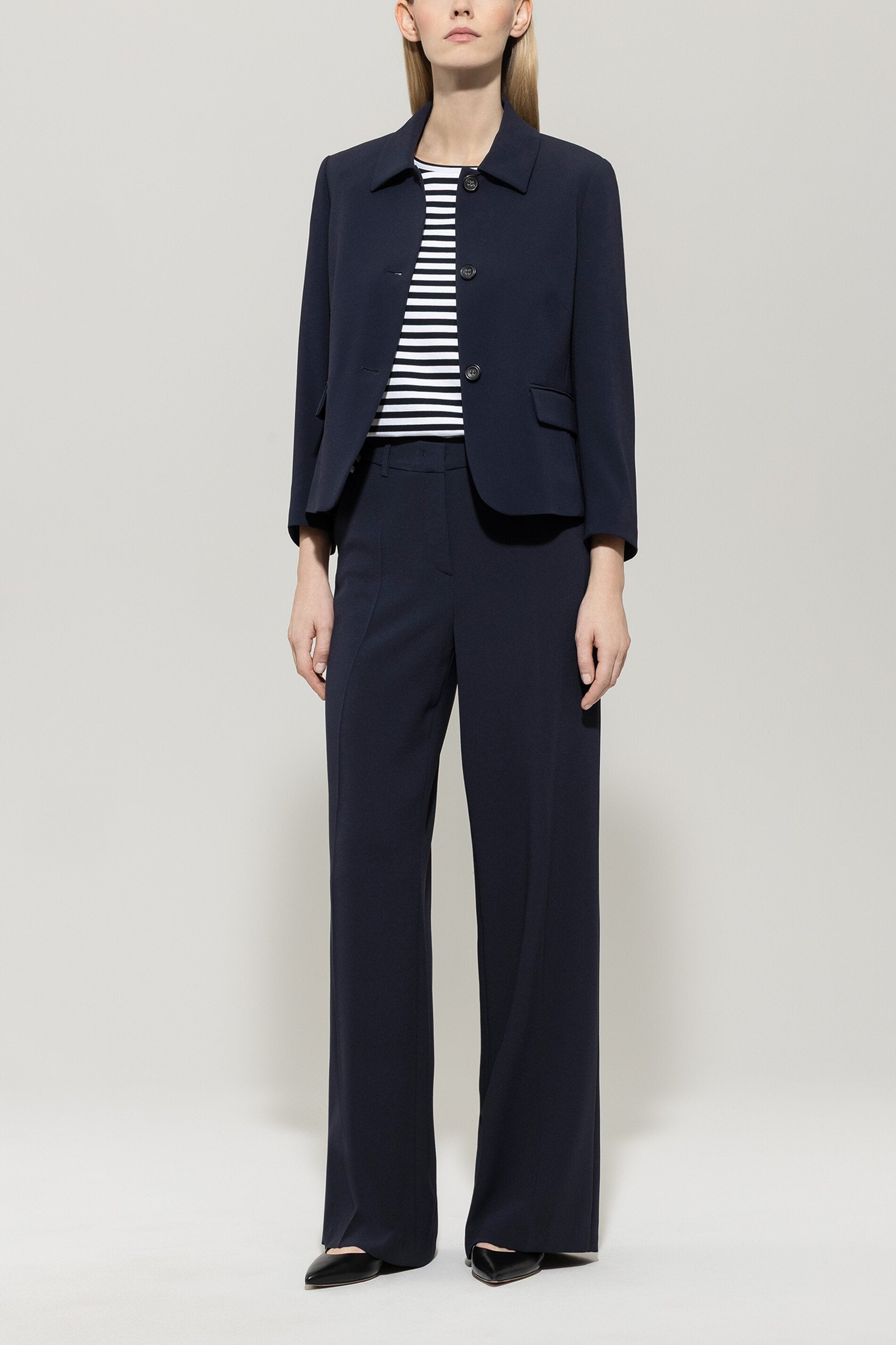 Wideleg-Pants aus Techno-Sablé - dark navy - Standard | Model Front