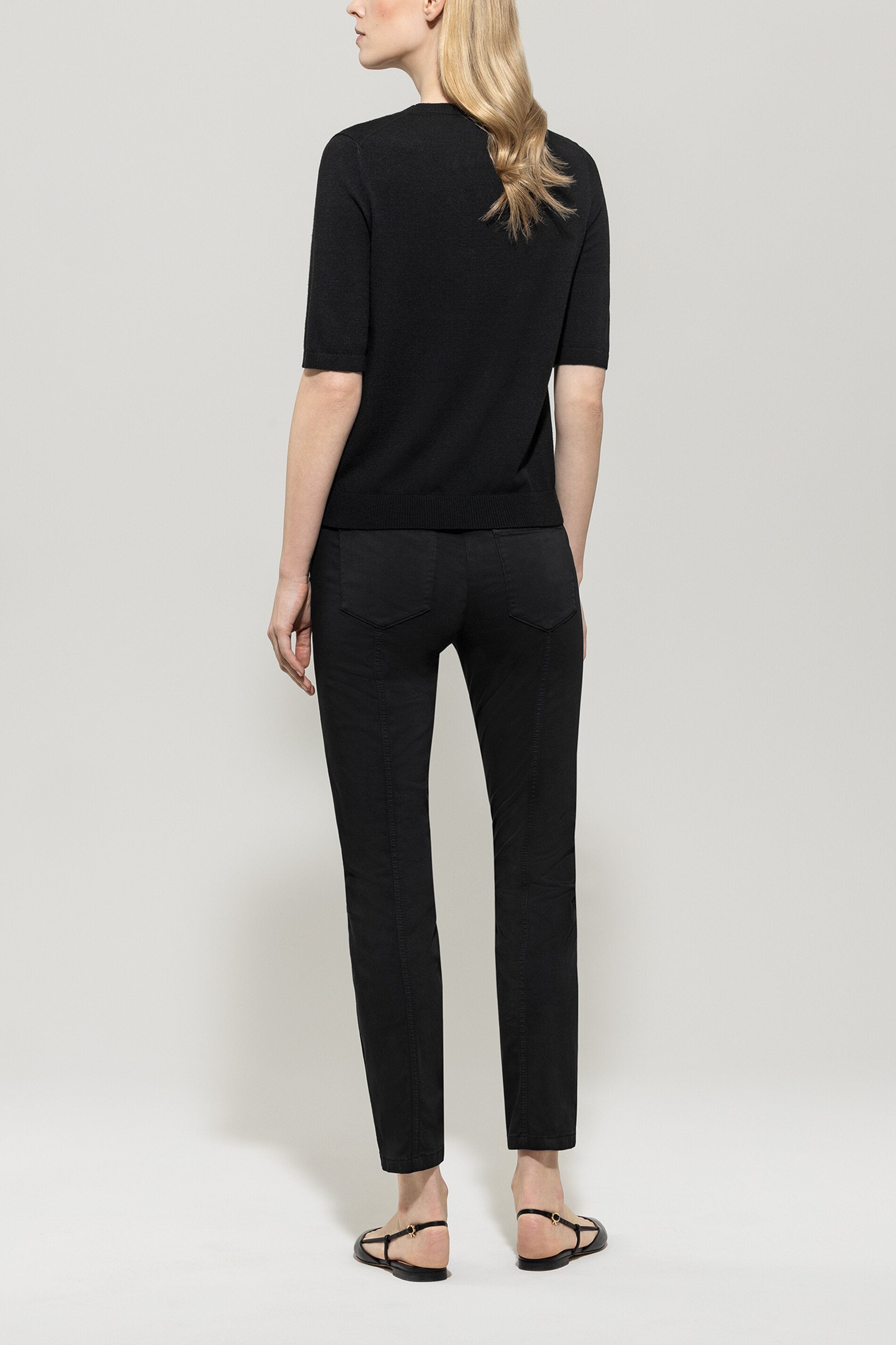 High-Stretch-Skinny-Denim - black - Standard | Model Rückseite