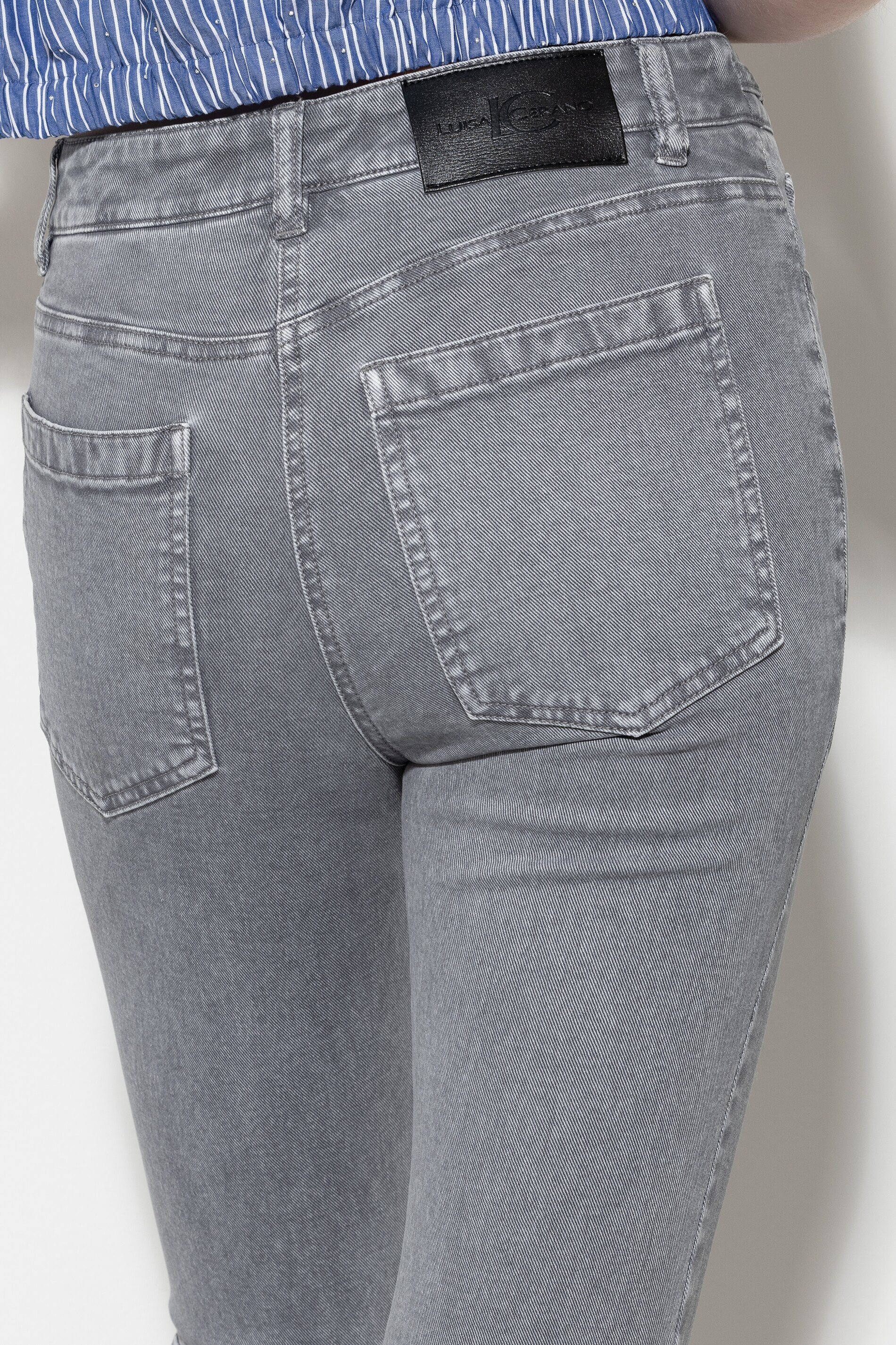 Authentic-Twill-Denim - soft grey - ohne Motiv | Model Detail