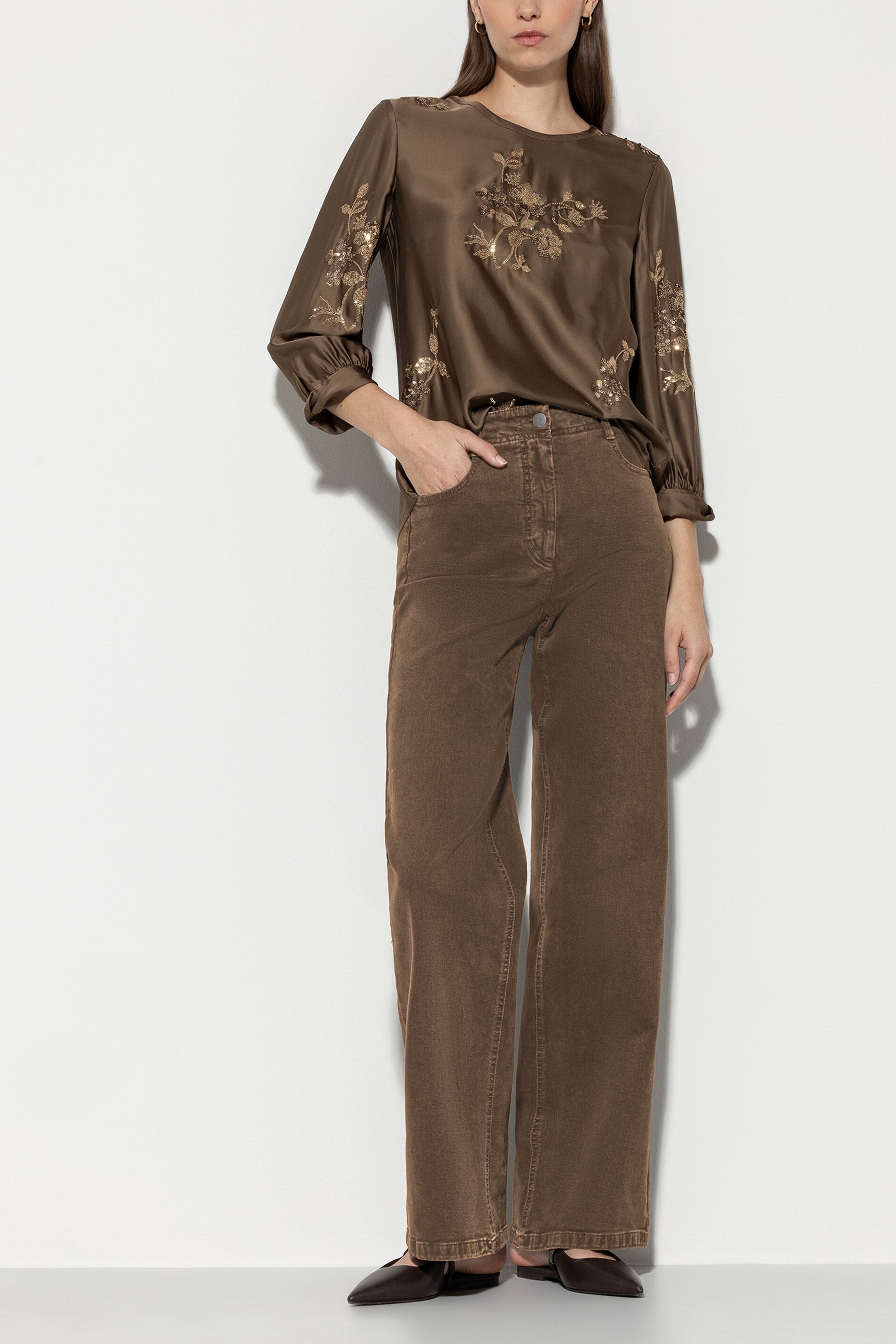 Authentic-Twill-Denim - tobacco - ohne Motiv | Model Front