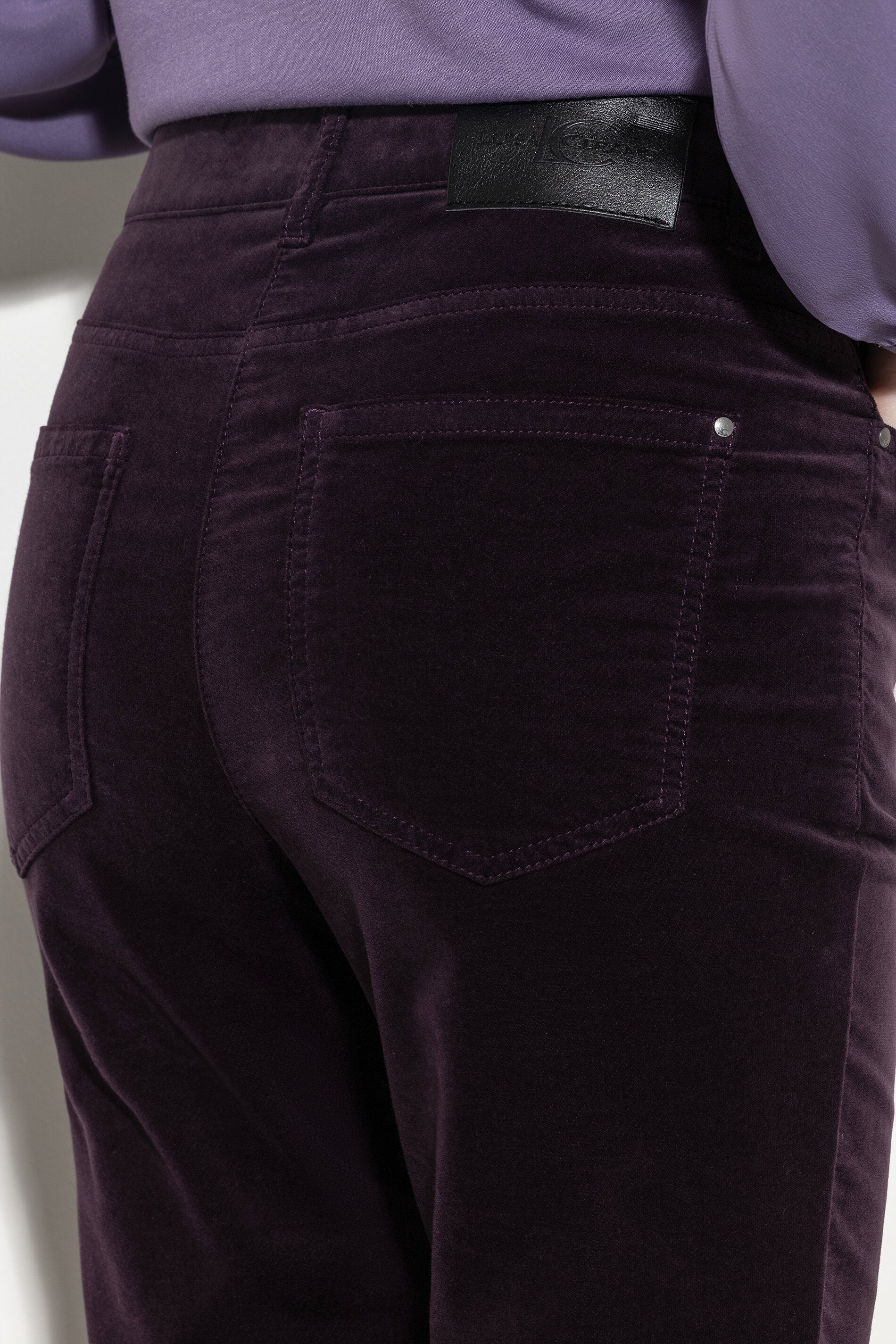 Velvet-Babyflare-Pants - burgundy - Standard | Model Detail