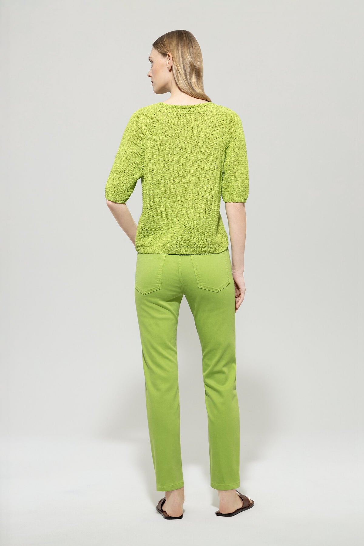 Twill-Colour-Denim - pea green - Standard | Model Rück