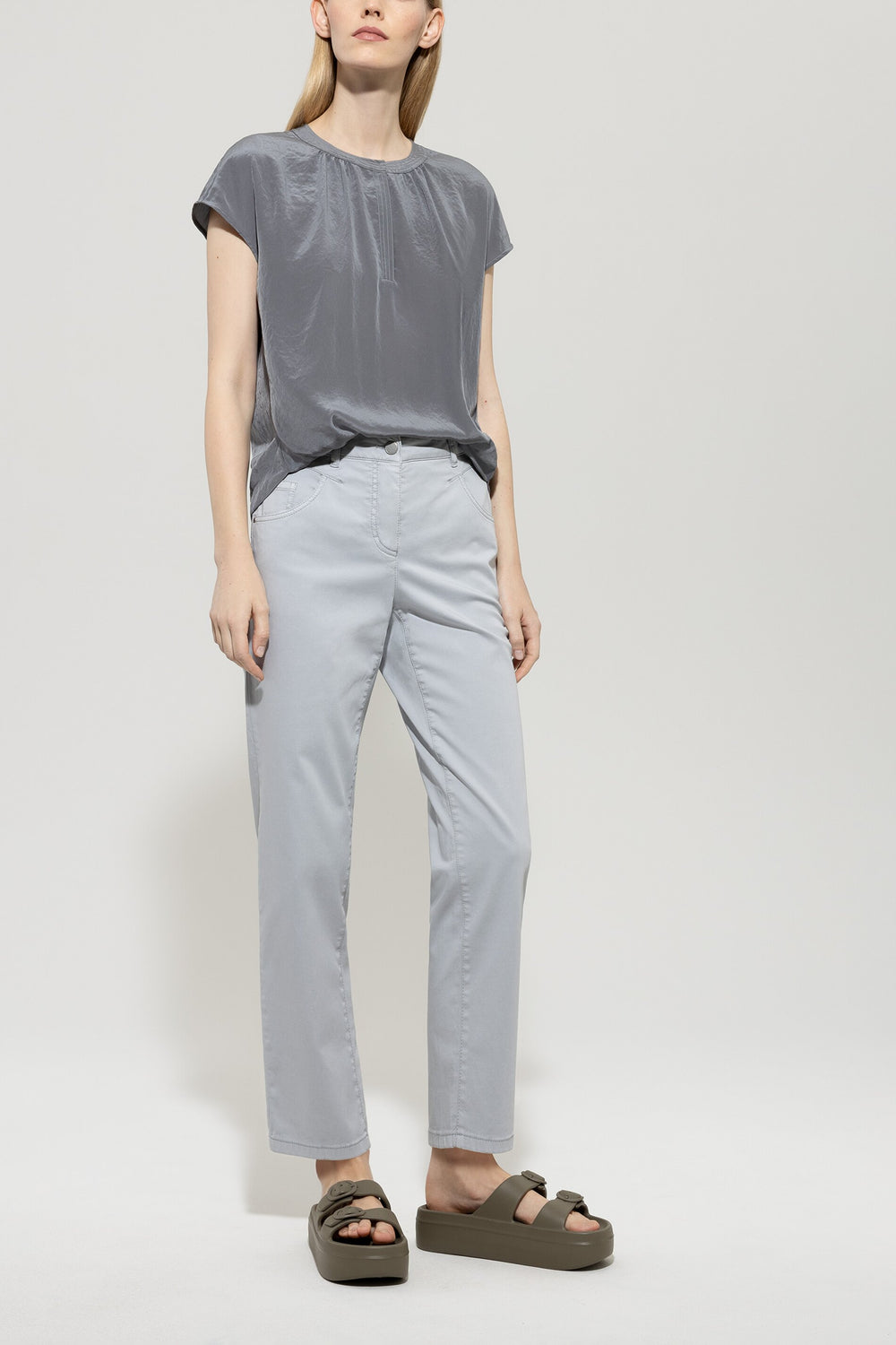 High-stretch tapered denim - silver gray - Standard