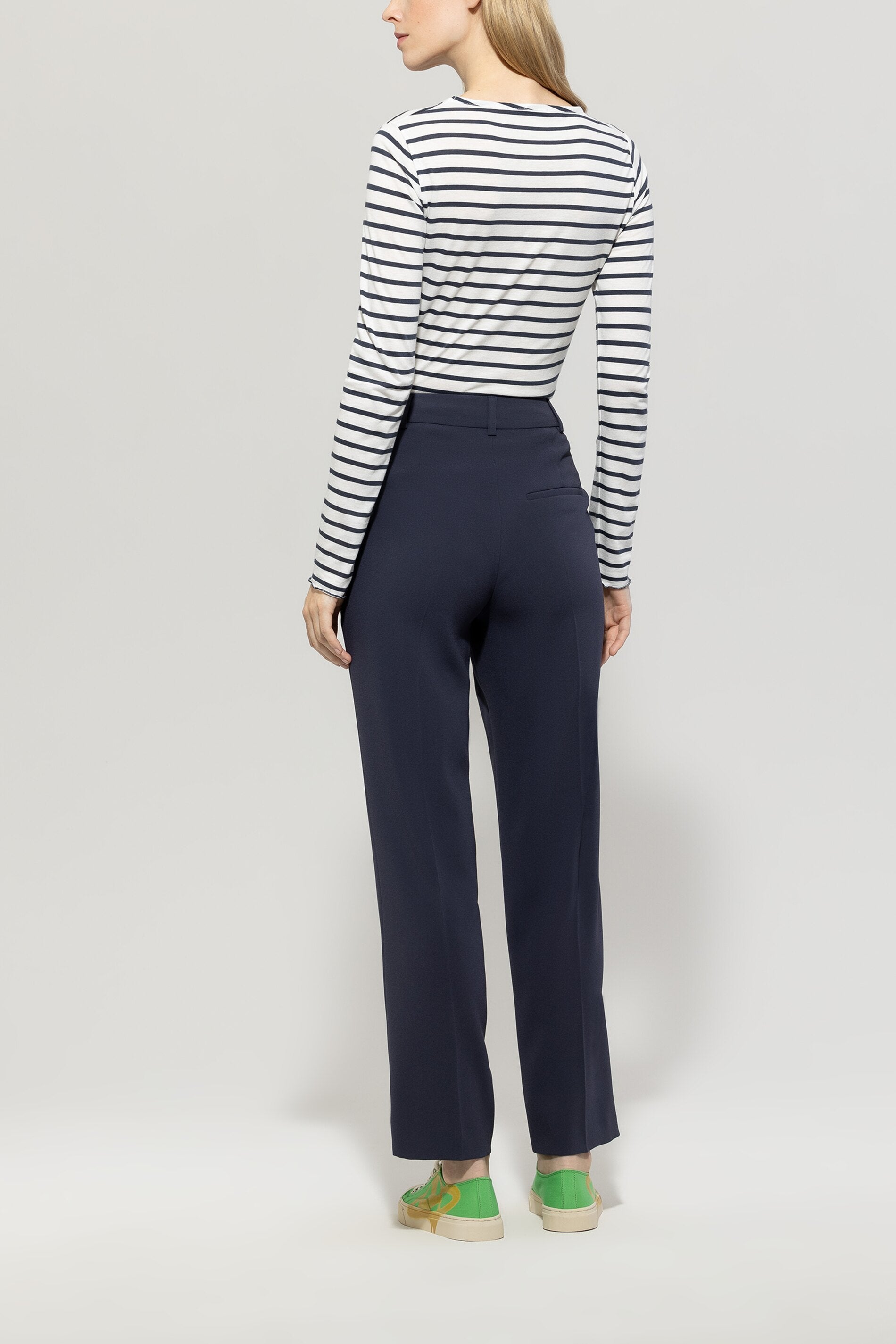 Satin-Tapered-Pants - jeans blue - Standard | Model Rück