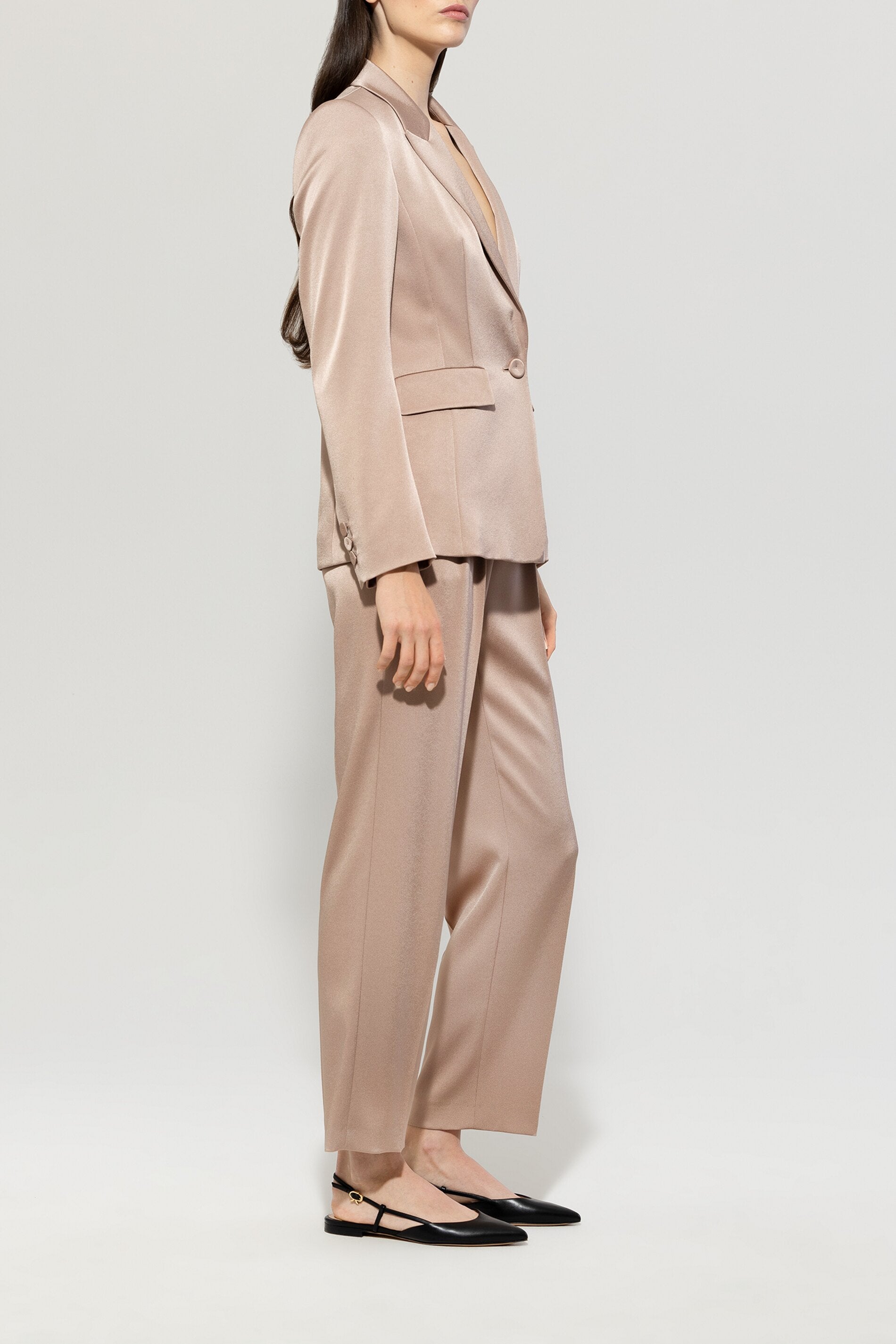 Satin-Tapered-Pants - mushroom - Standard | Model Seite