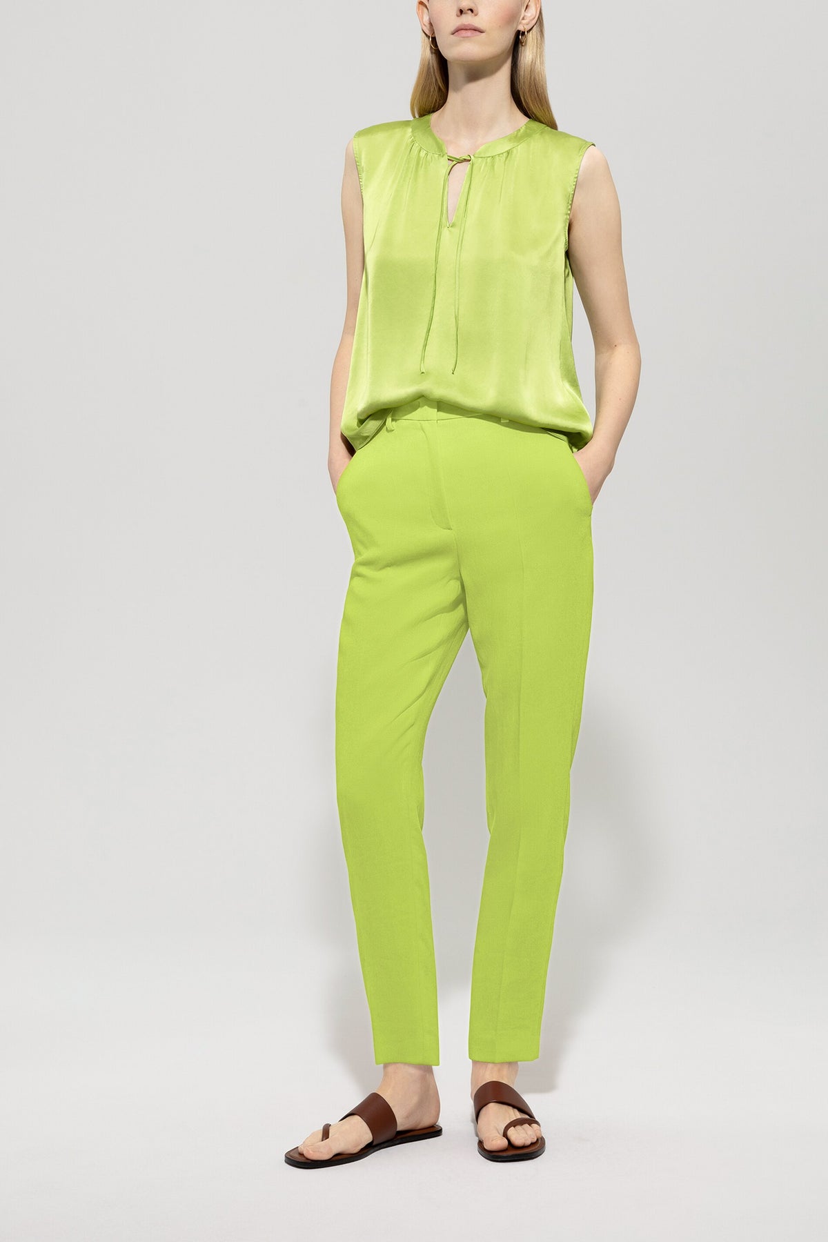 Tailored-Pants aus Leinen-Mix - pea green - Standard | Model Front
