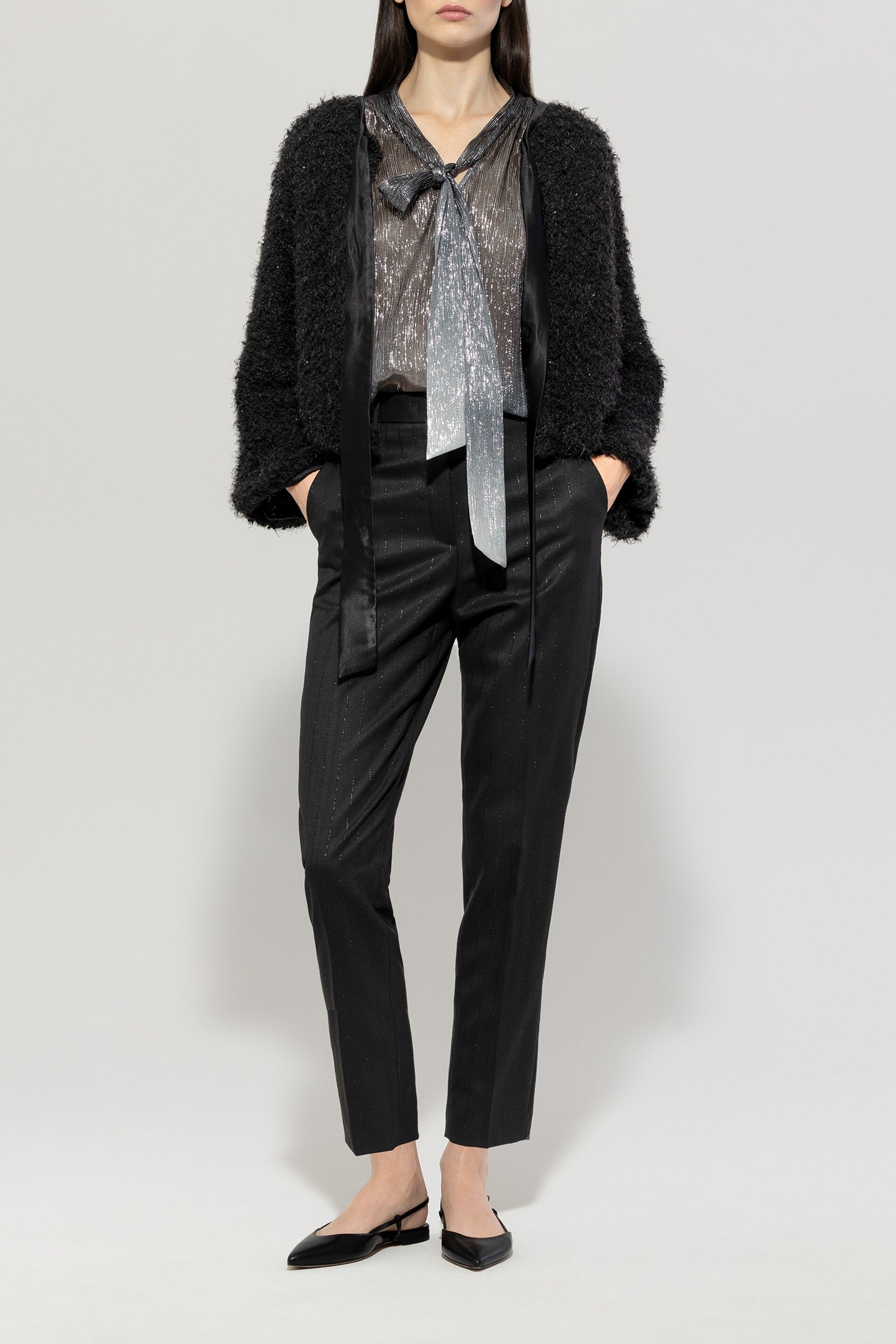 Tapered mit Nadelstreifen - deep black - Standard | Model Front