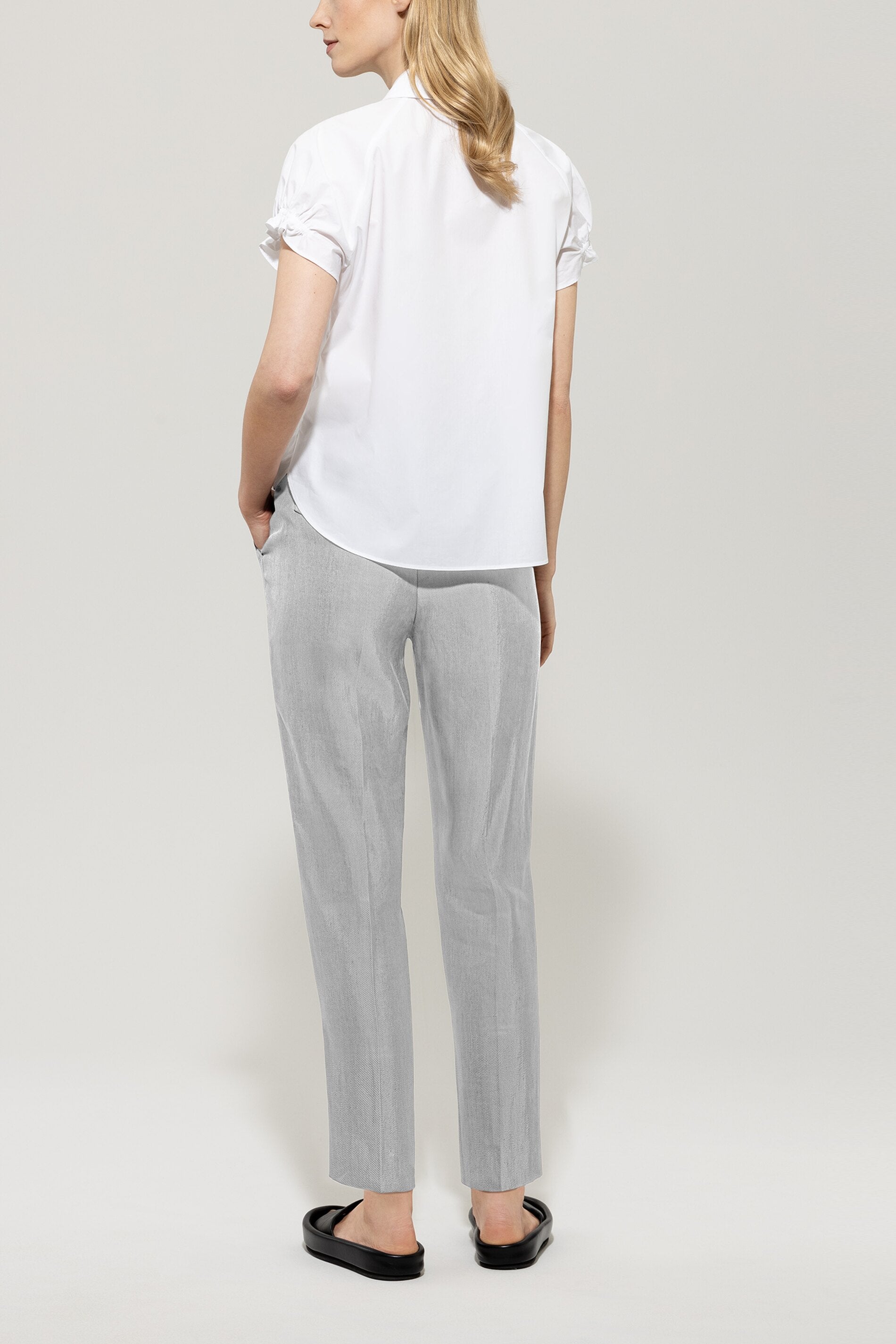 Gabardine-Slim-Tailored-Pants - silver grey - Standard | Model Rück