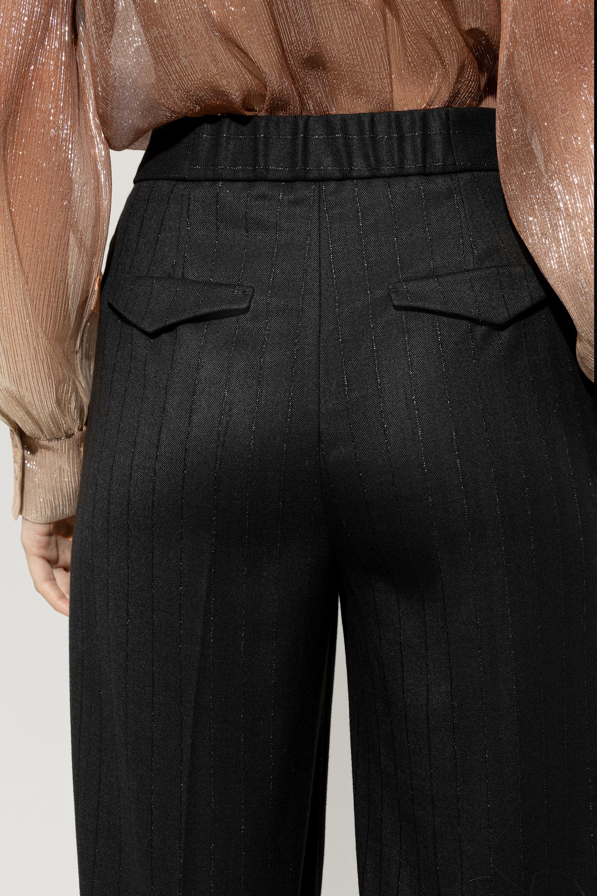 Wideleg mit Nadelstreifen - deep black - Standard | Model Detail