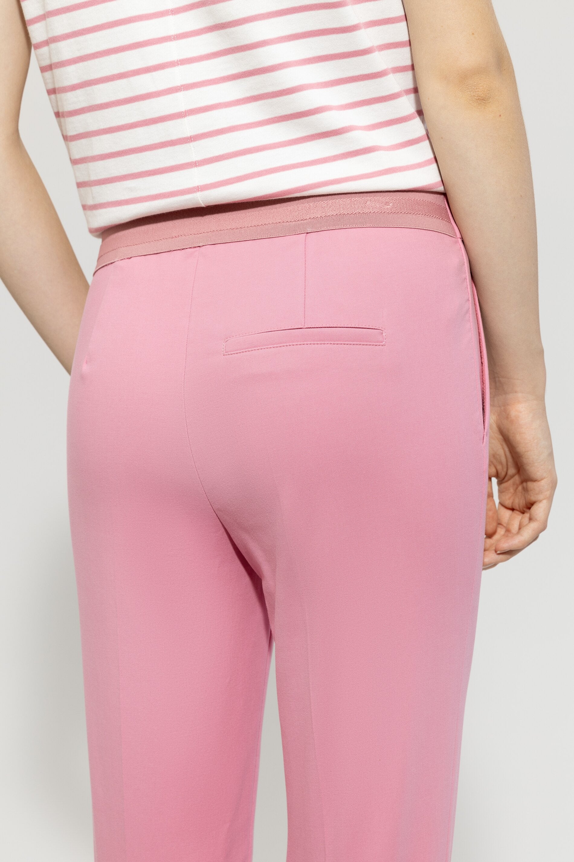 Gabardine-Stretch-Pants - cherry blossom - Standard | Model Detail