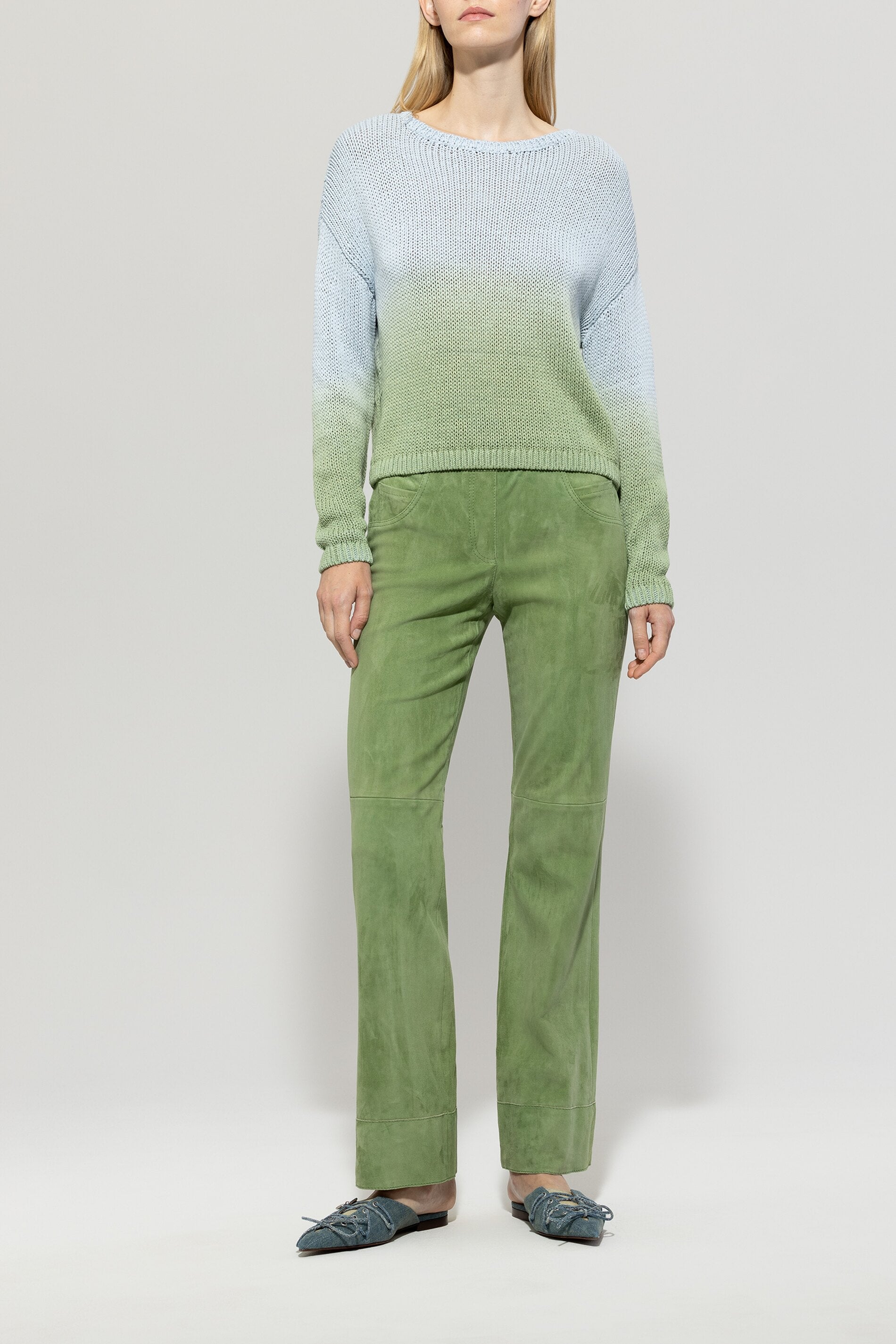Babyflare aus Veloursleder - easy green - Standard | Model Front