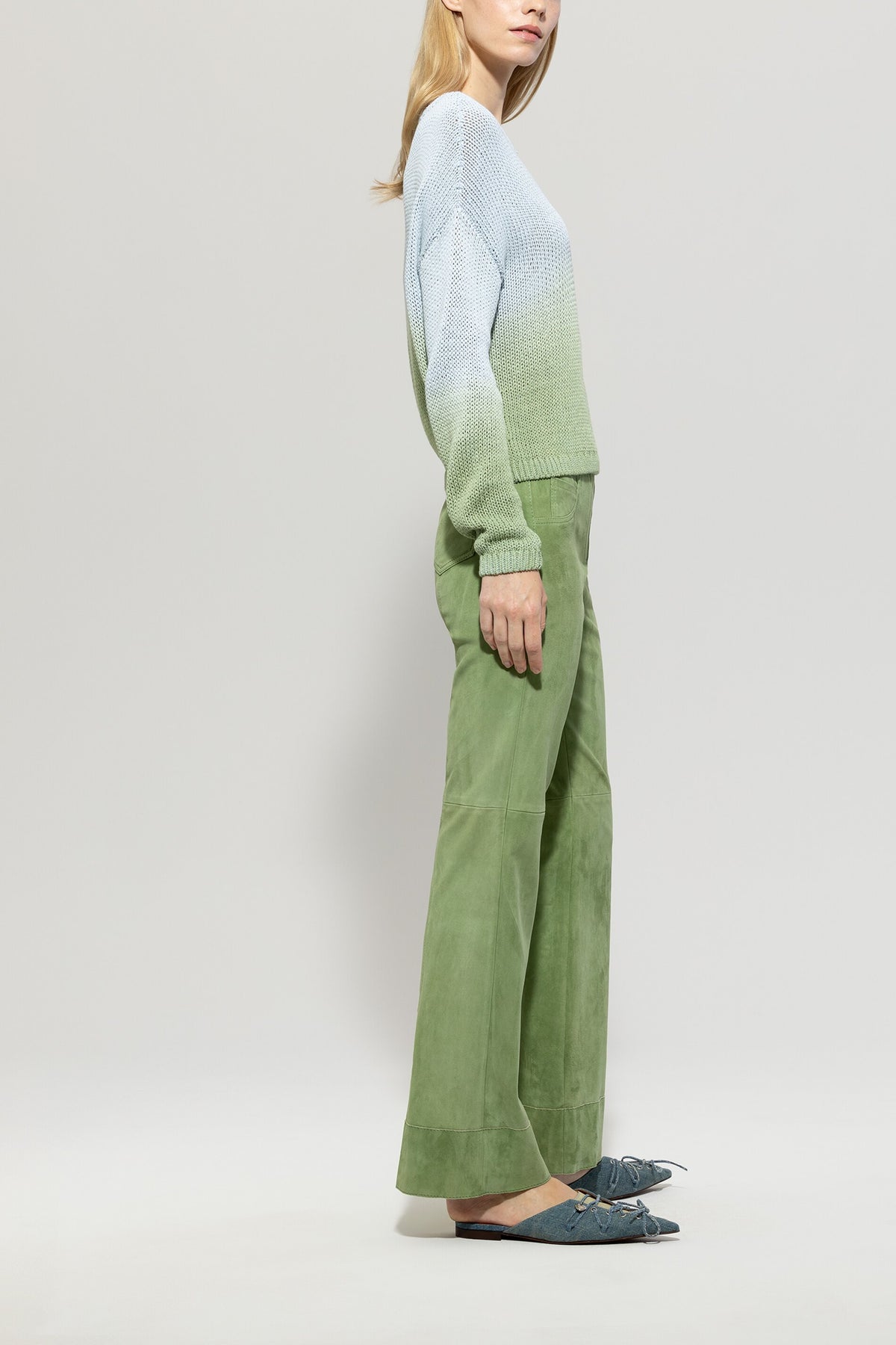Babyflare aus Veloursleder - easy green - Standard | Model Seite