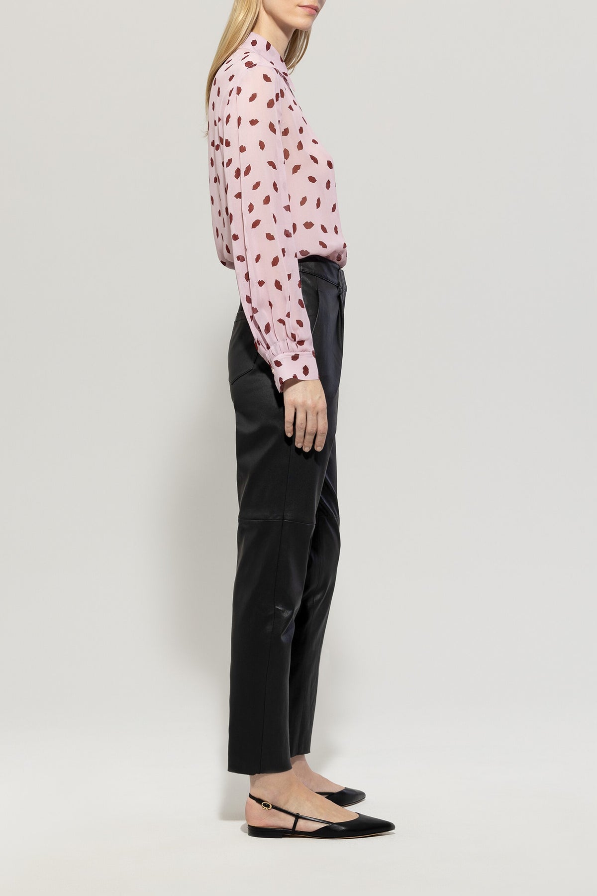 Lammnappa-Tapered-Pants - deep black - Standard | Model Seite