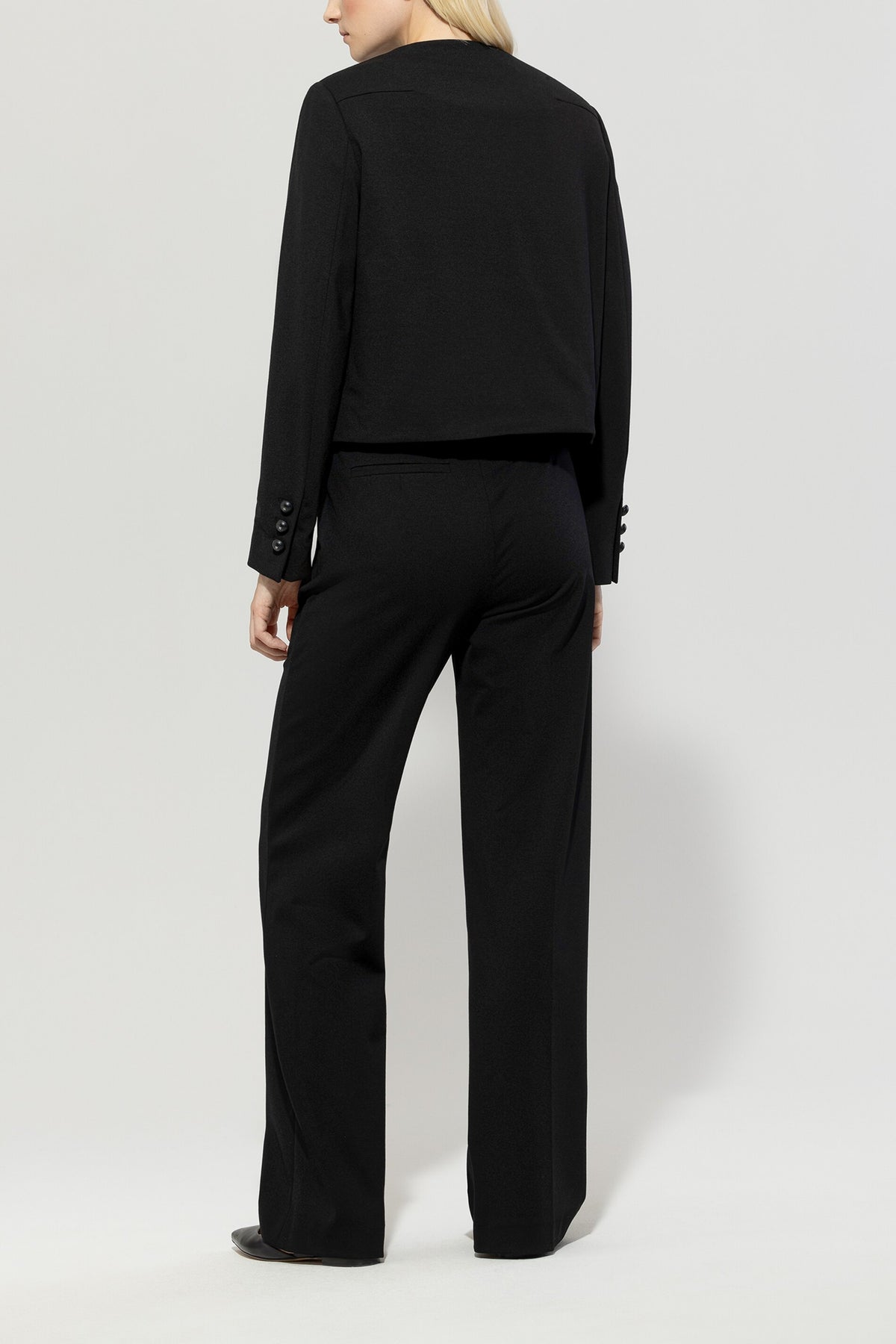 Hose aus Punto-Milano - deep black - Standard | Model Rück