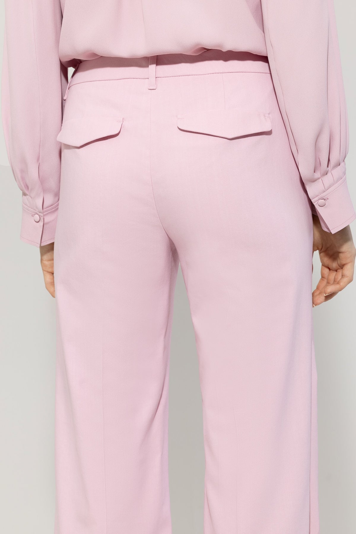 Twill-Bootleg-Pants - fresh rose - Standard | Model Detail