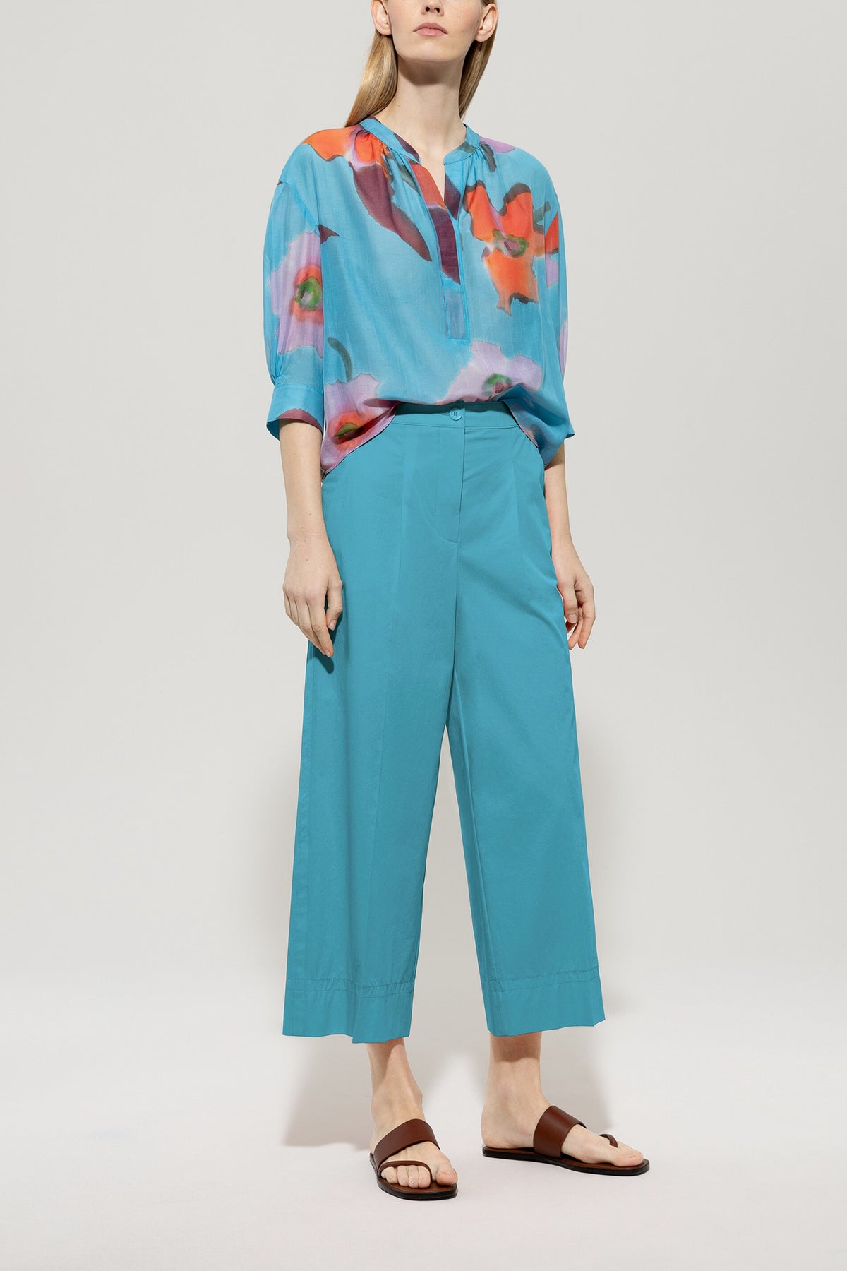 Gabardine-Wideleg-Pants - turquoise - Standard | Model Front