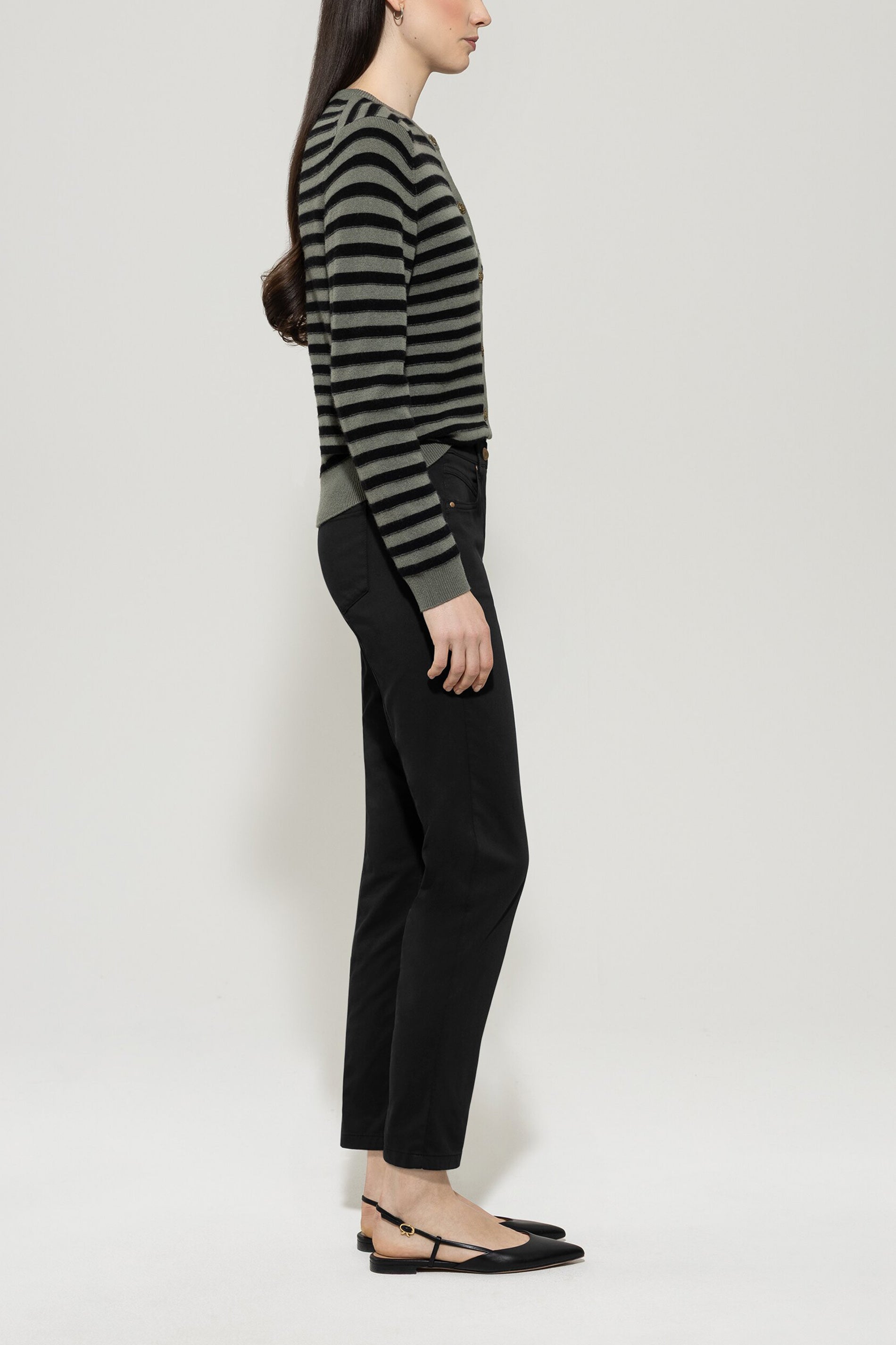 High-Stretch-Colour-Denim - deep black - Standard | Model Seite