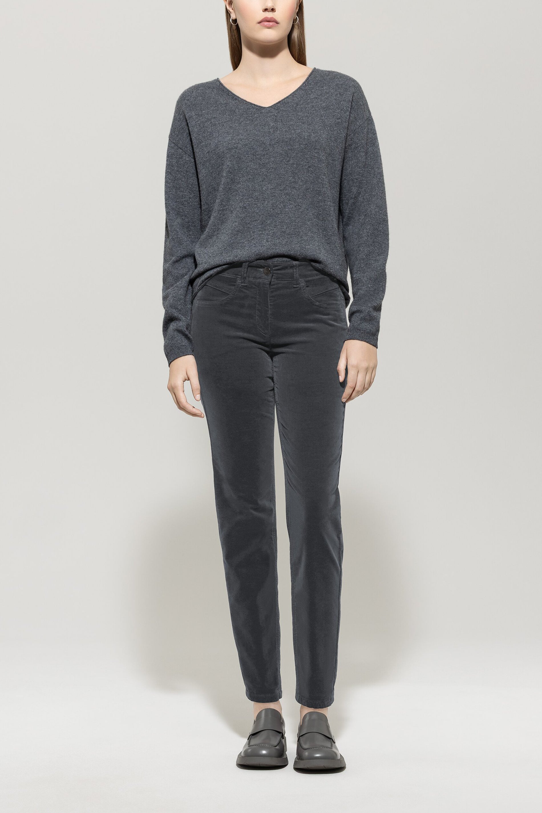 Skinny-Velvet-Pants - urban grey - Standard | Model Front