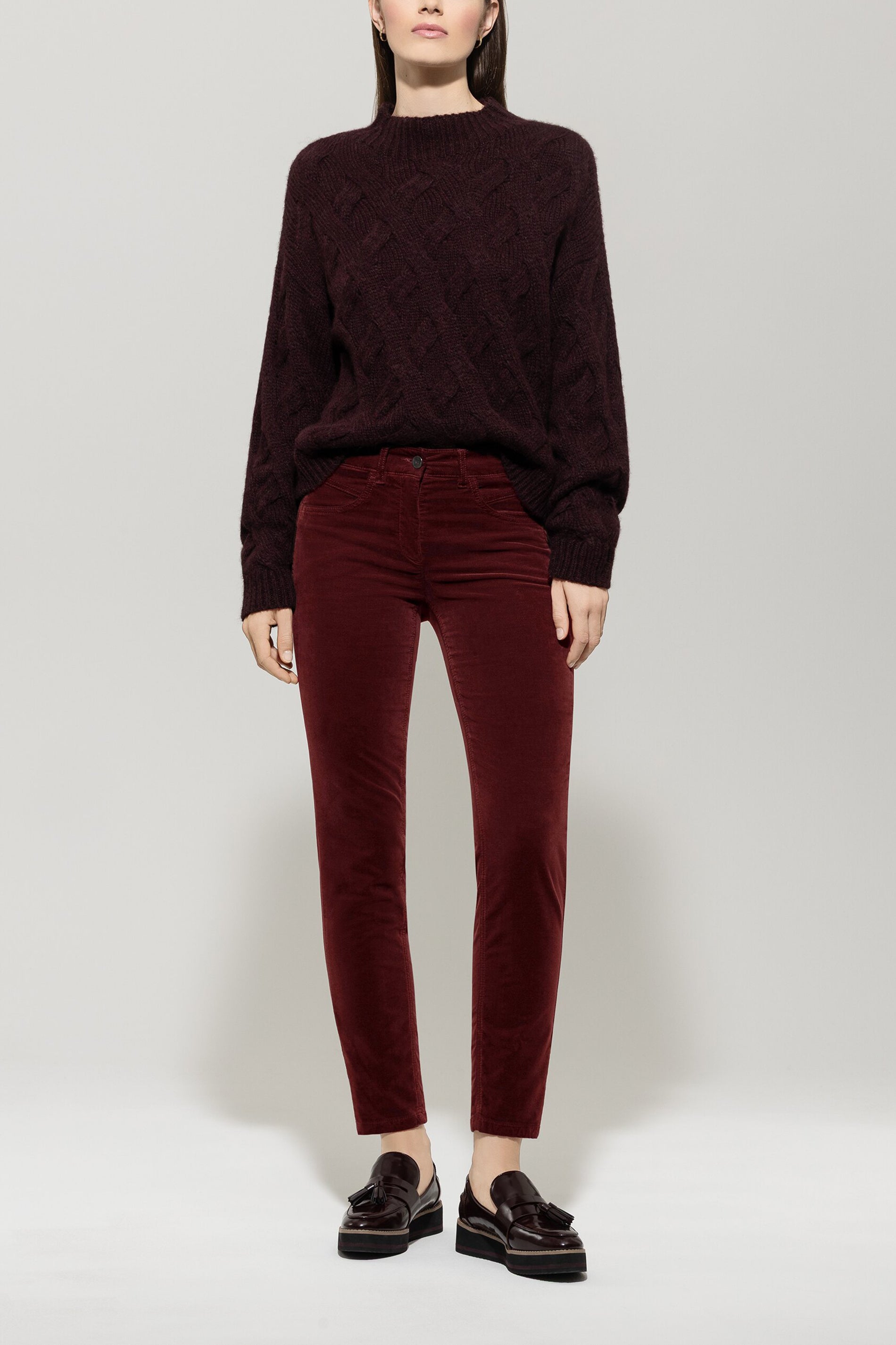 Skinny-Velvet-Pants - berry red - Standard | Model Front