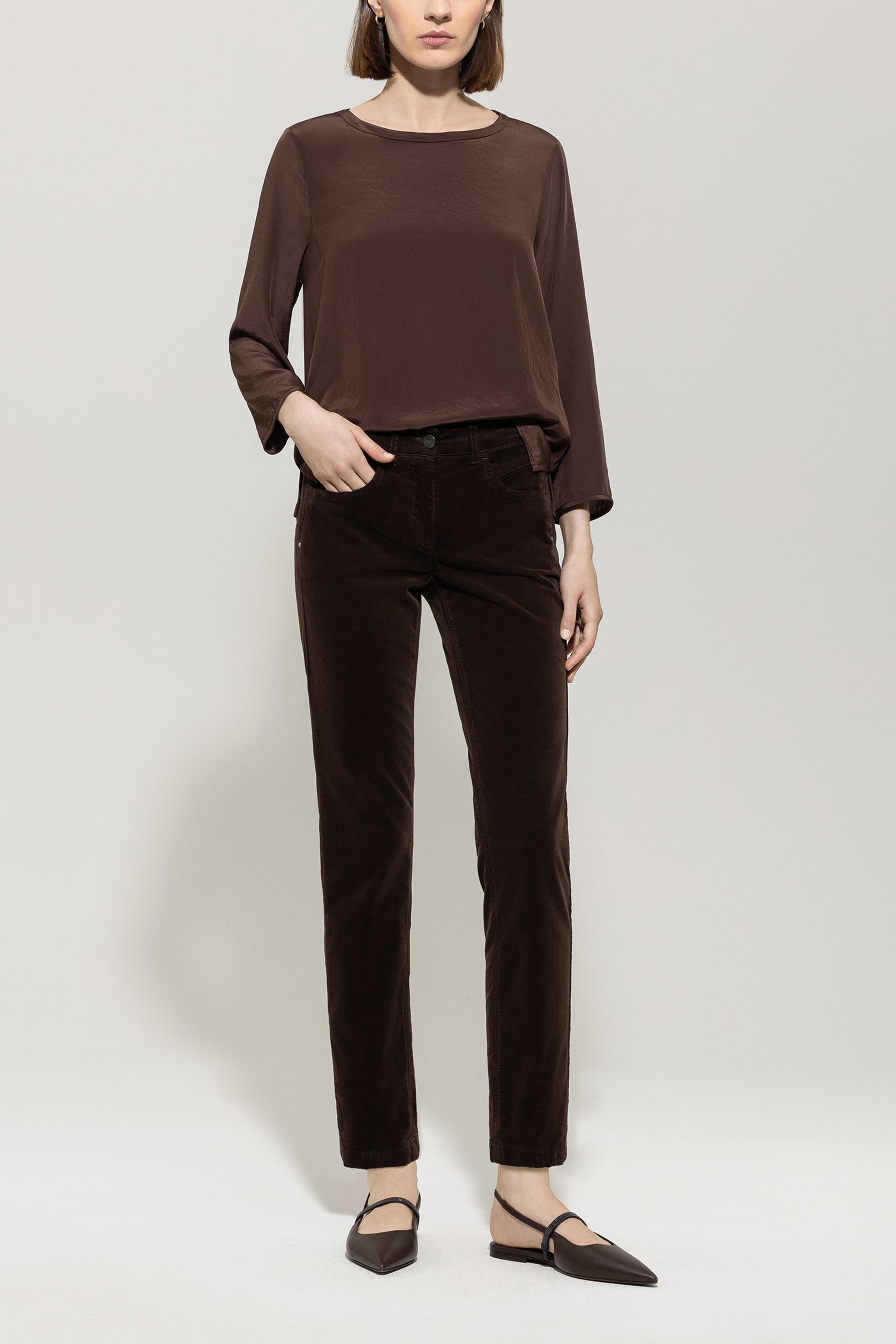 Skinny-Velvet-Pants - espresso - Standard | Model Front