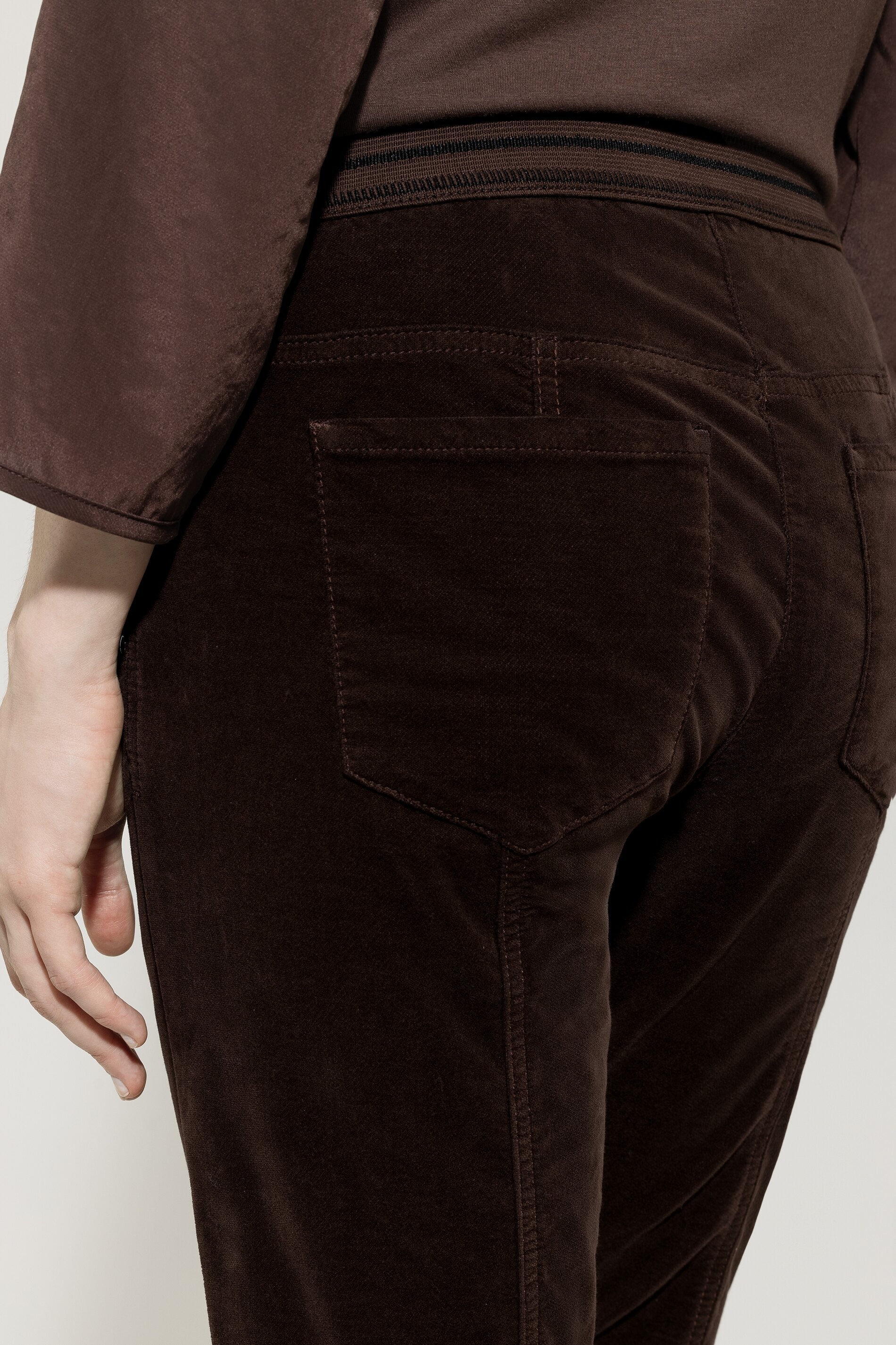 Skinny-Velvet-Pants - espresso - Standard | Model Detail