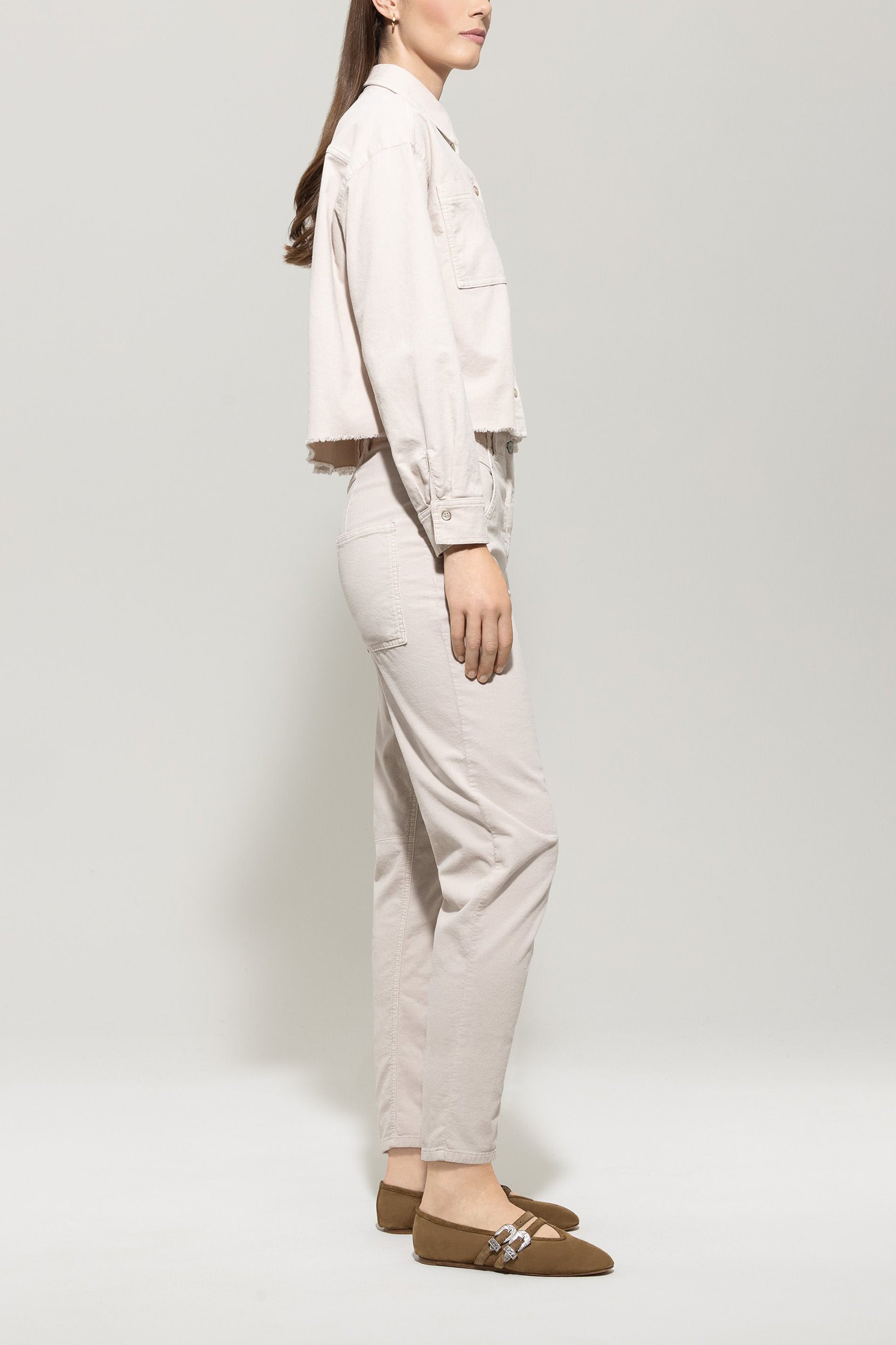 Loosefit-Cord-Pants - silky cream - Standard | Model Seite