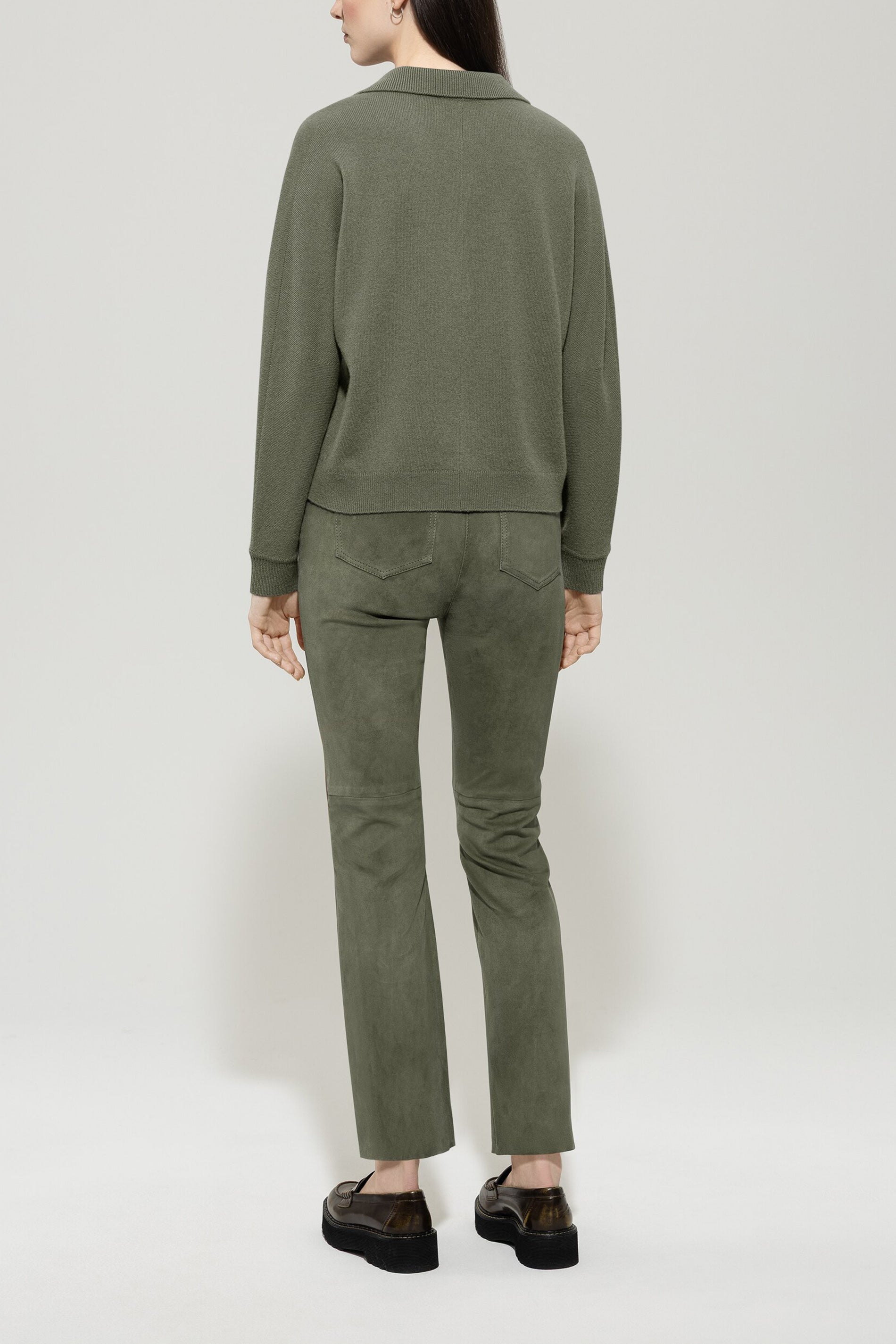 Veloursleder-Babyflare-Pants - cool khaki - Standard | Model Rück