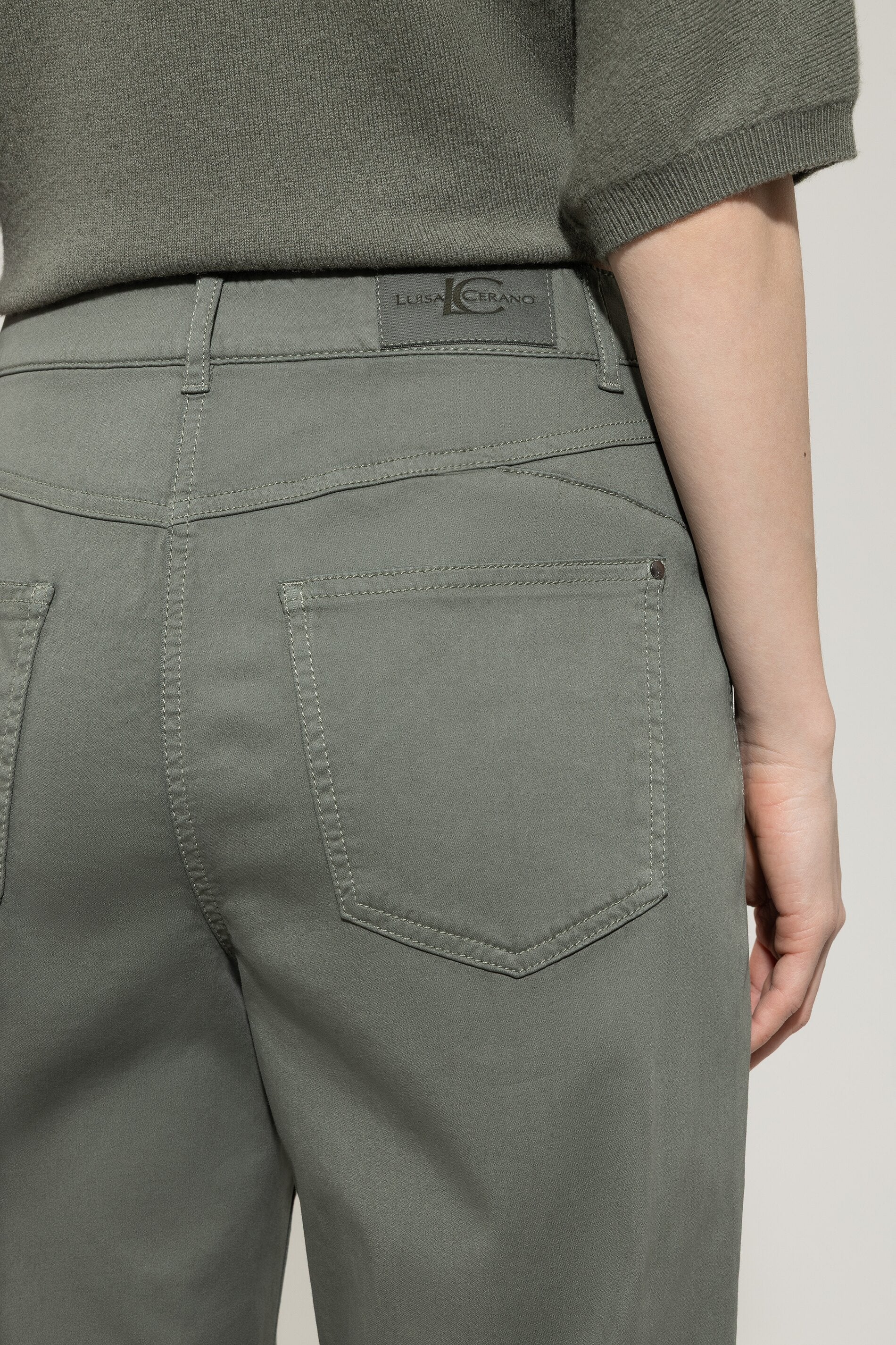 High-Stretch-Tapered-Denim - cool khaki - Standard | Model Detail